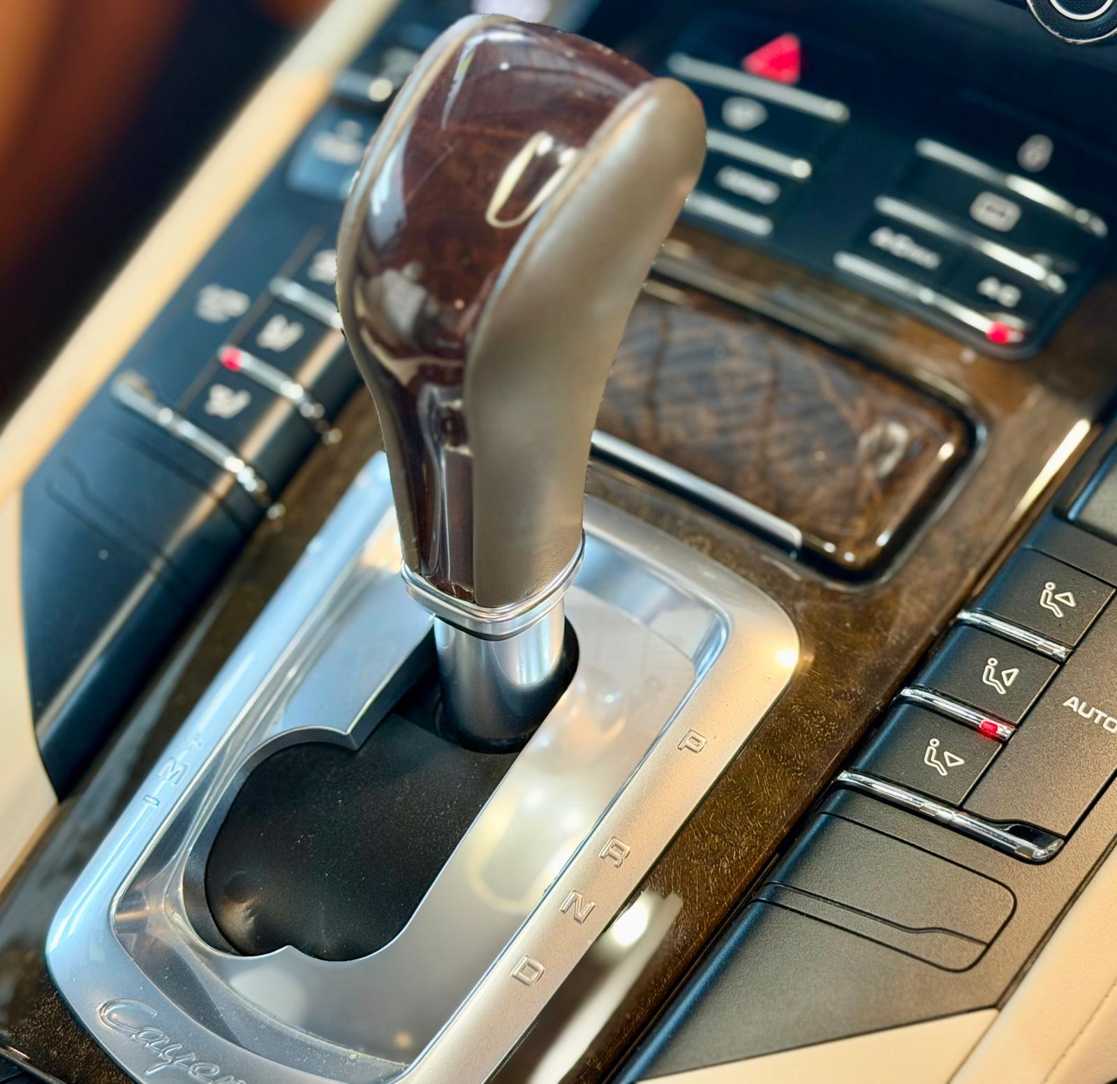 Porsche Cayenne GTS 2012