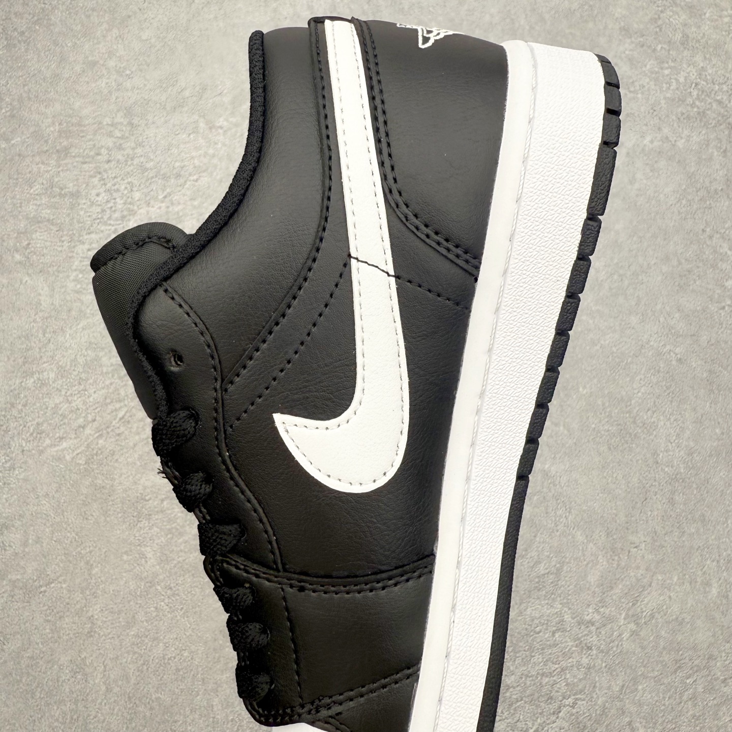 Air Jordan 1 Low 553558-043