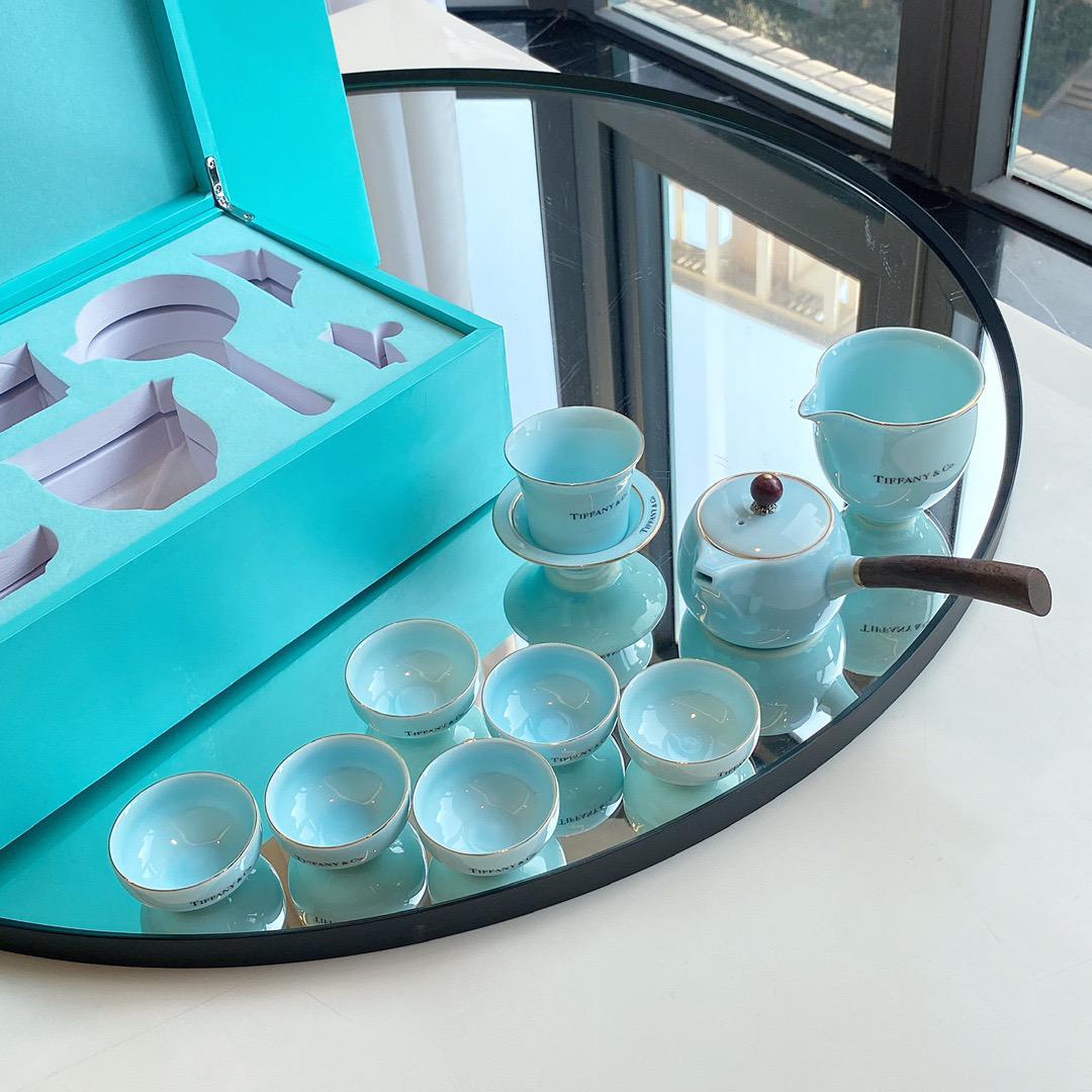 $298套。Tiffany羊脂玉茶具套裝