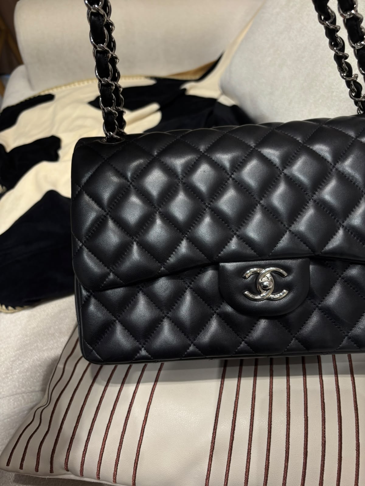 Chanel classic flap 30 A58600 cf30 jumbo lambskin 100%Authentic,98%new ✅card ✅dust bag ✅box 