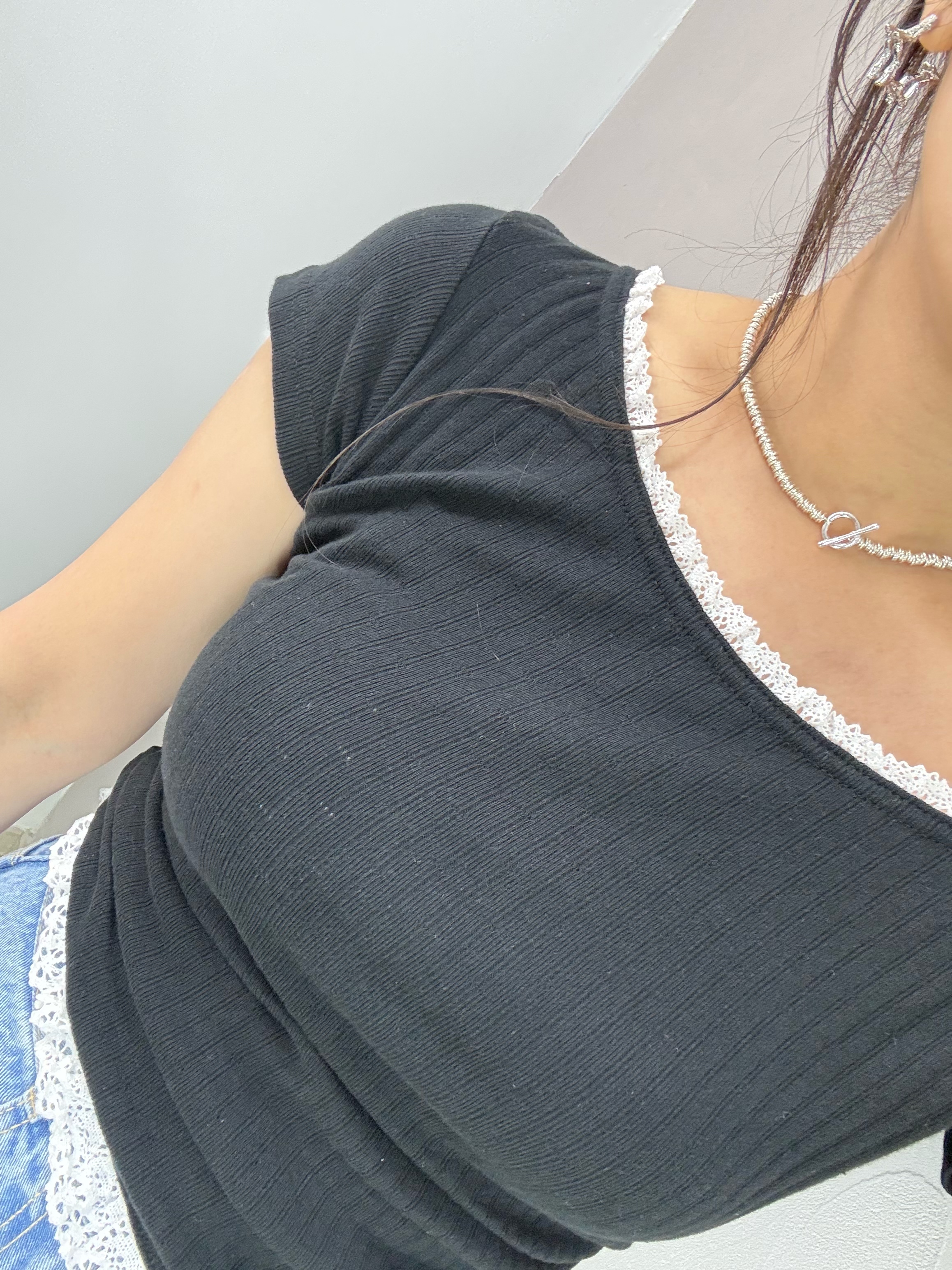 Y73 通花邊暗紋Tee