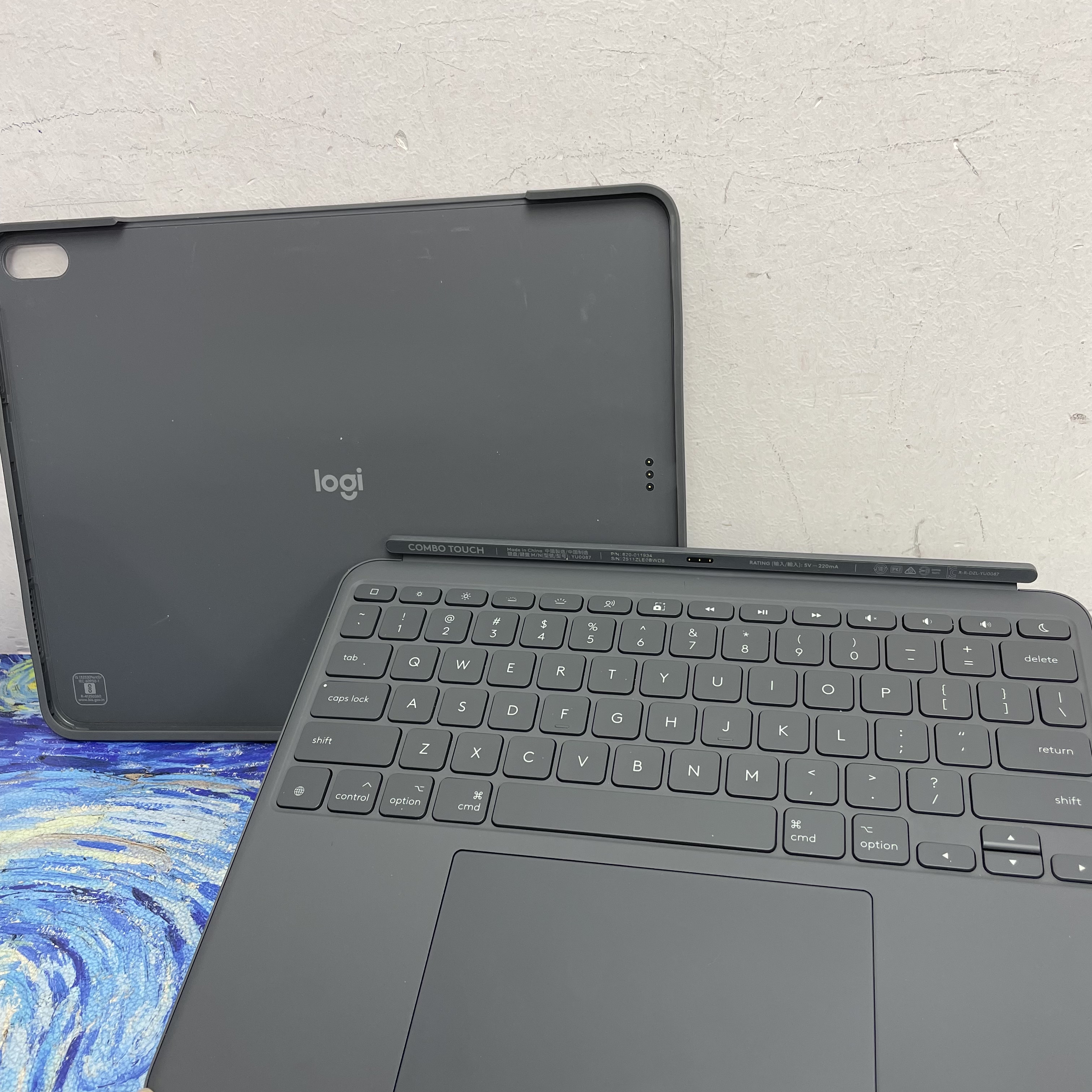 *6020 Logitech Combo Touch Keyboard for iPad Air gen6-7 灰色 gray