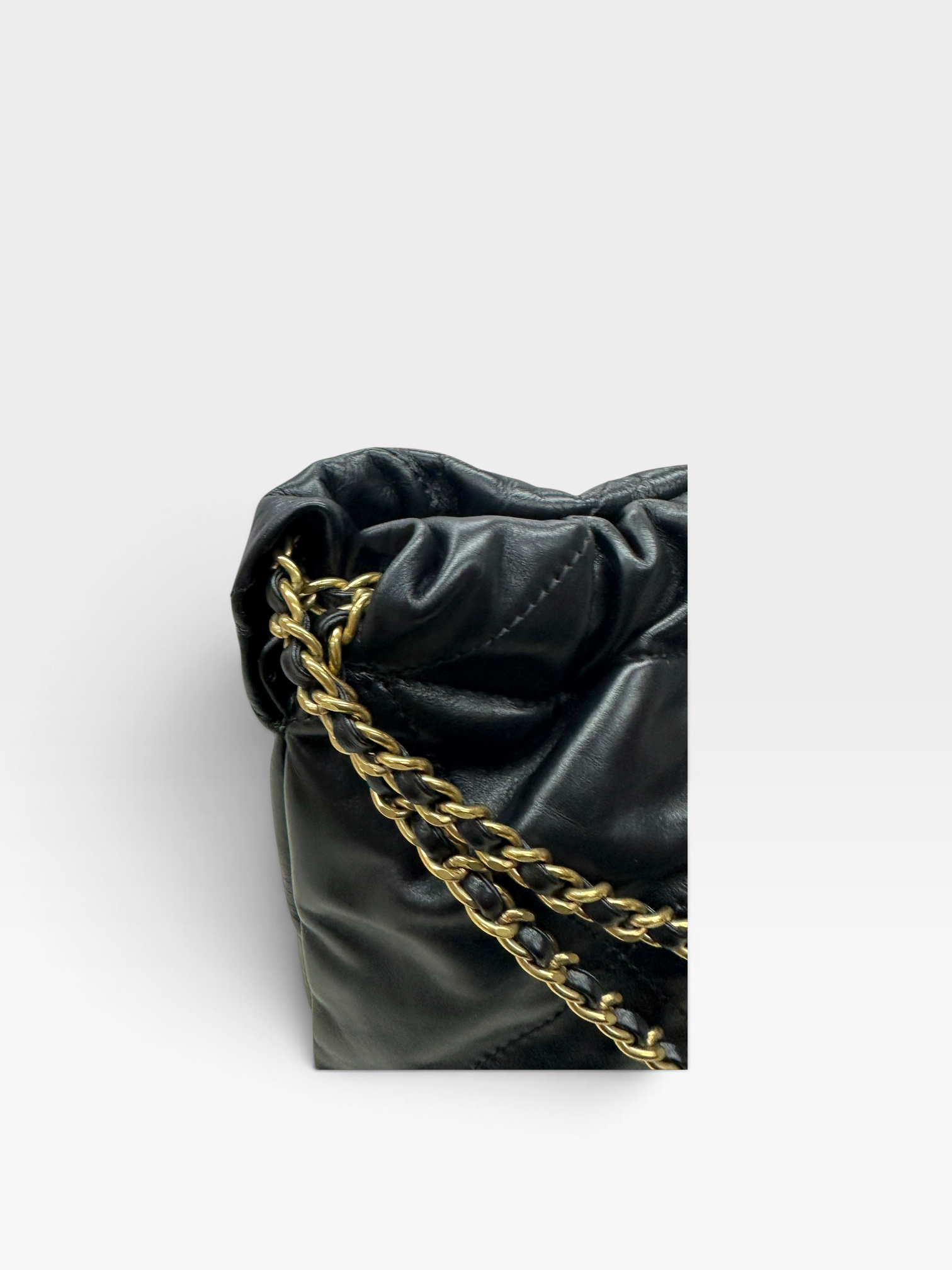 Pre-Owned CHANEL Mini 22 Bag / Product Code: 092501