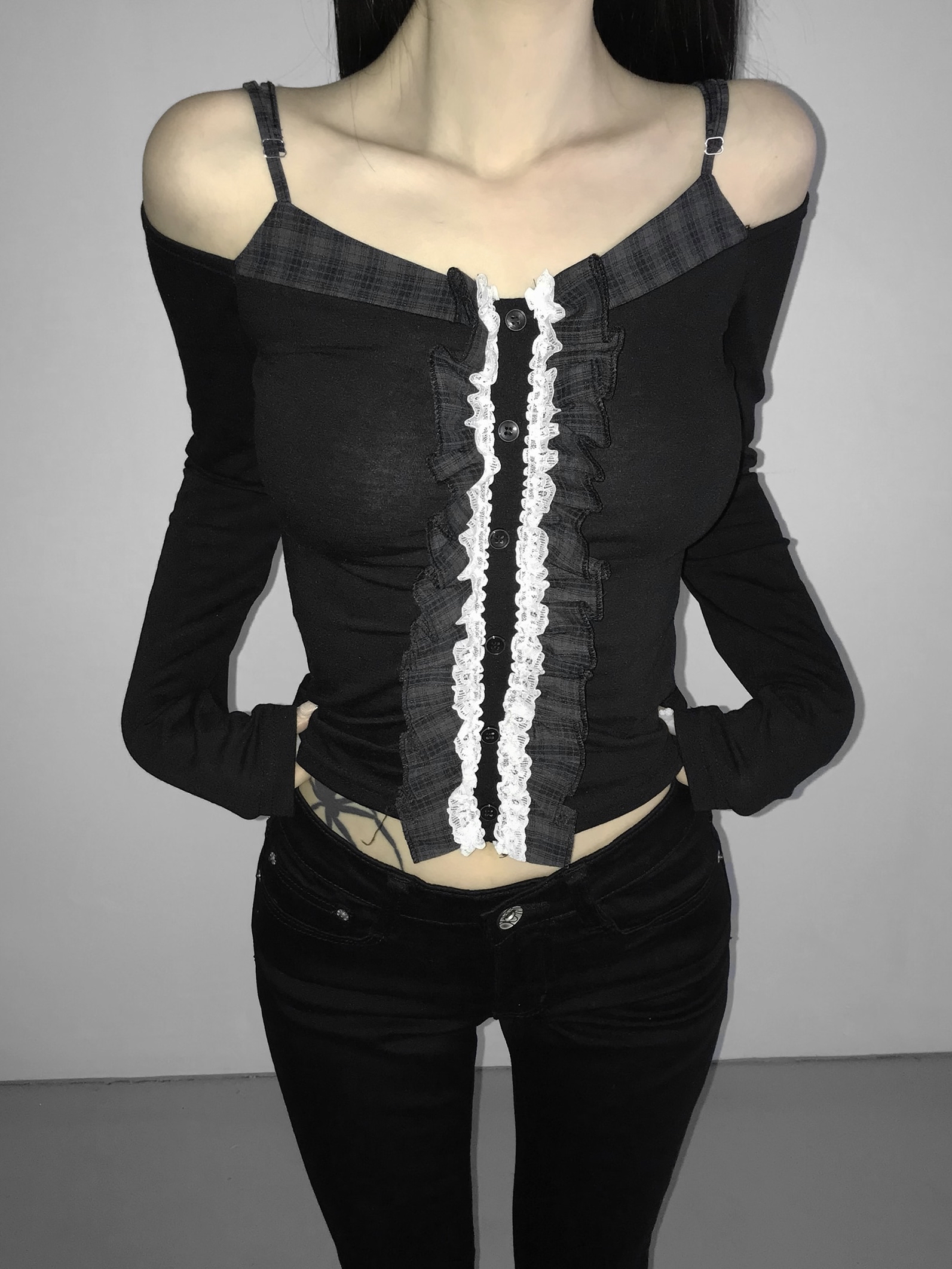 Contrast Lace Ruffle Off-Shoulder Top