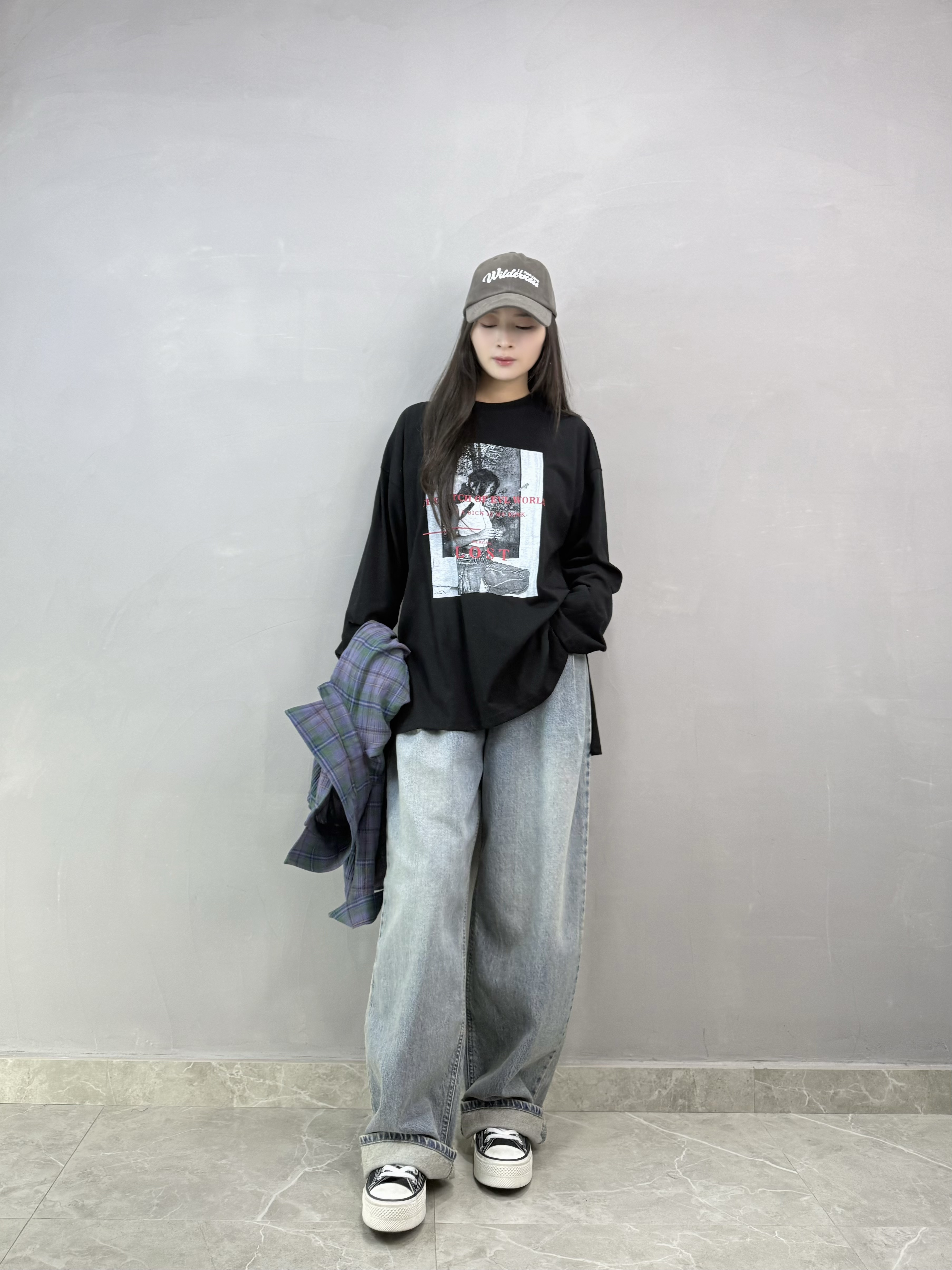 H16 人像開叉tee
