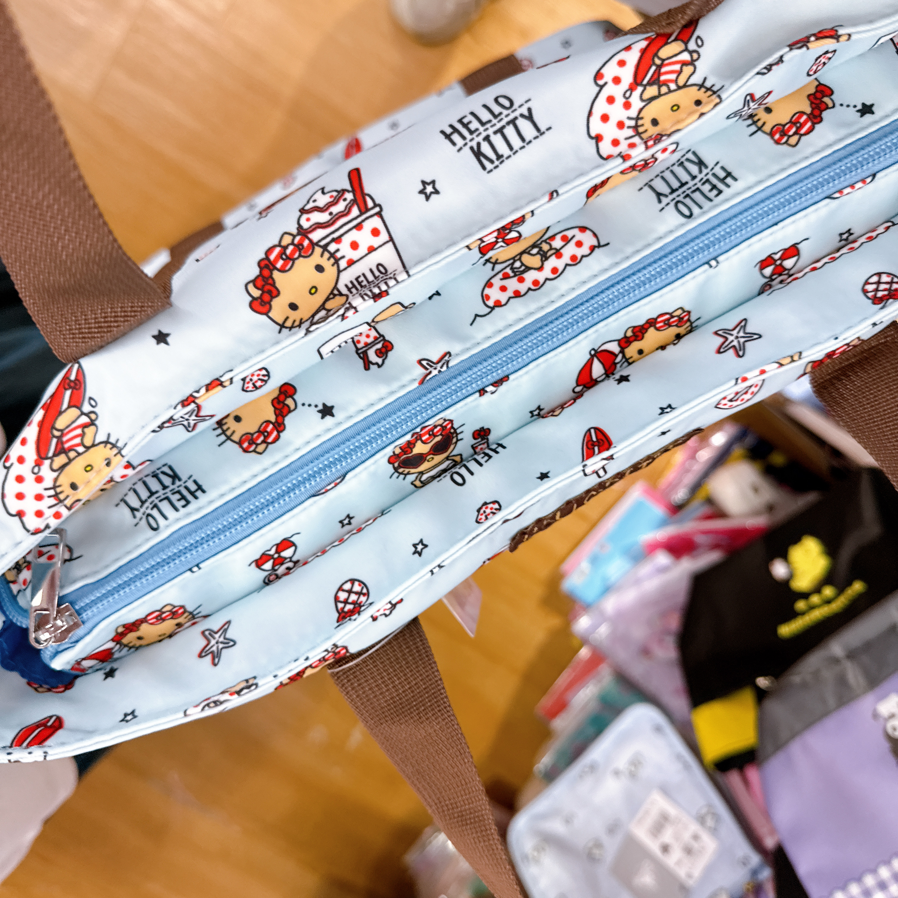 日本限定版Hello Kitty側孭袋