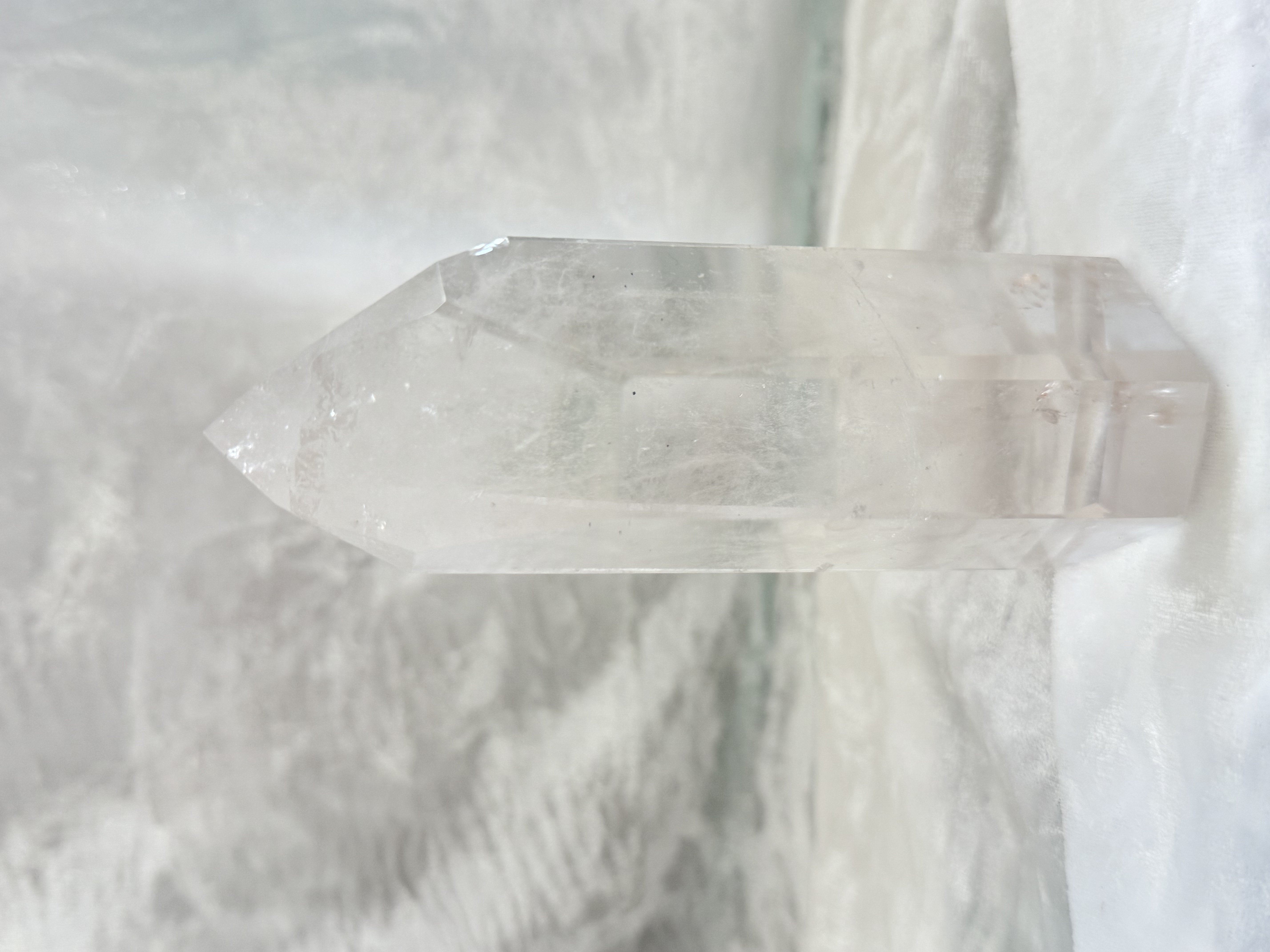 巴西塔尖透亮白水晶柱