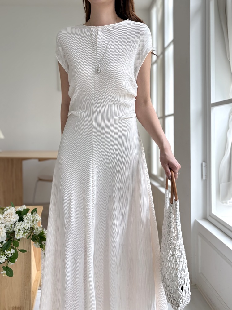 Elea Ribbed Flowy Dress (Ivory)