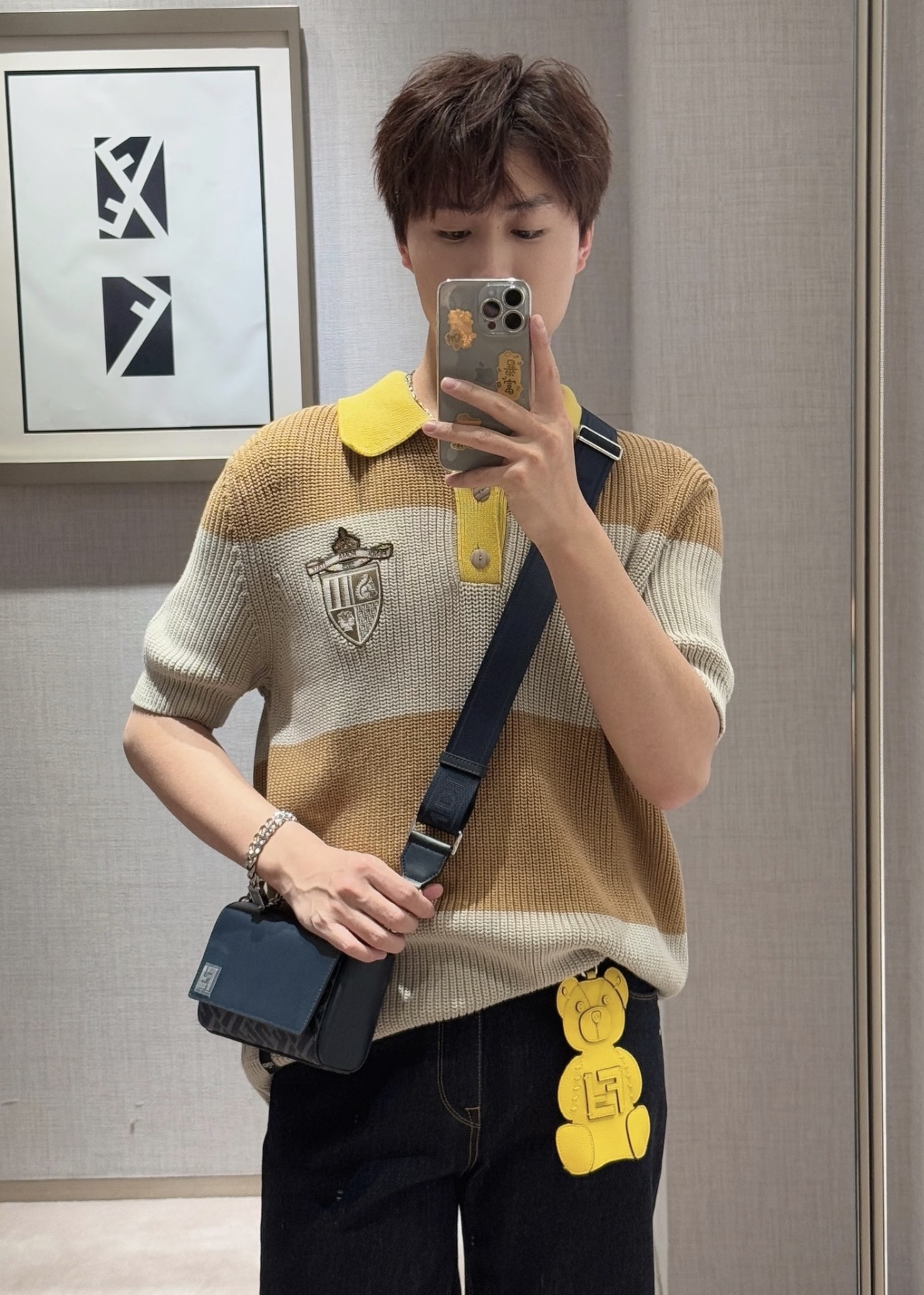 現貨🍒 Fendi 男裝 深藍色拼皮斜揹袋 Size 17.5x11x6cm