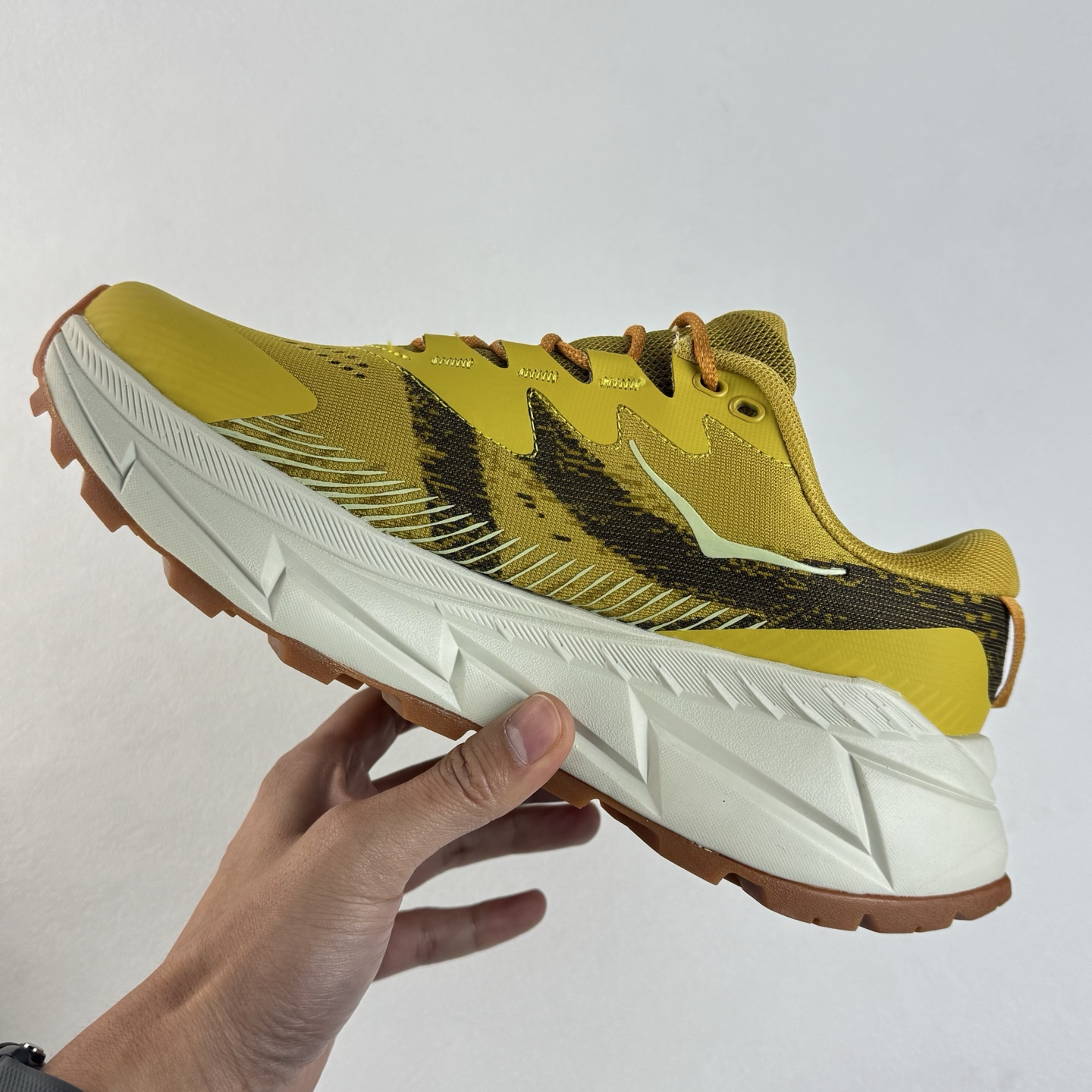 Hoka One One Skyline-Float X