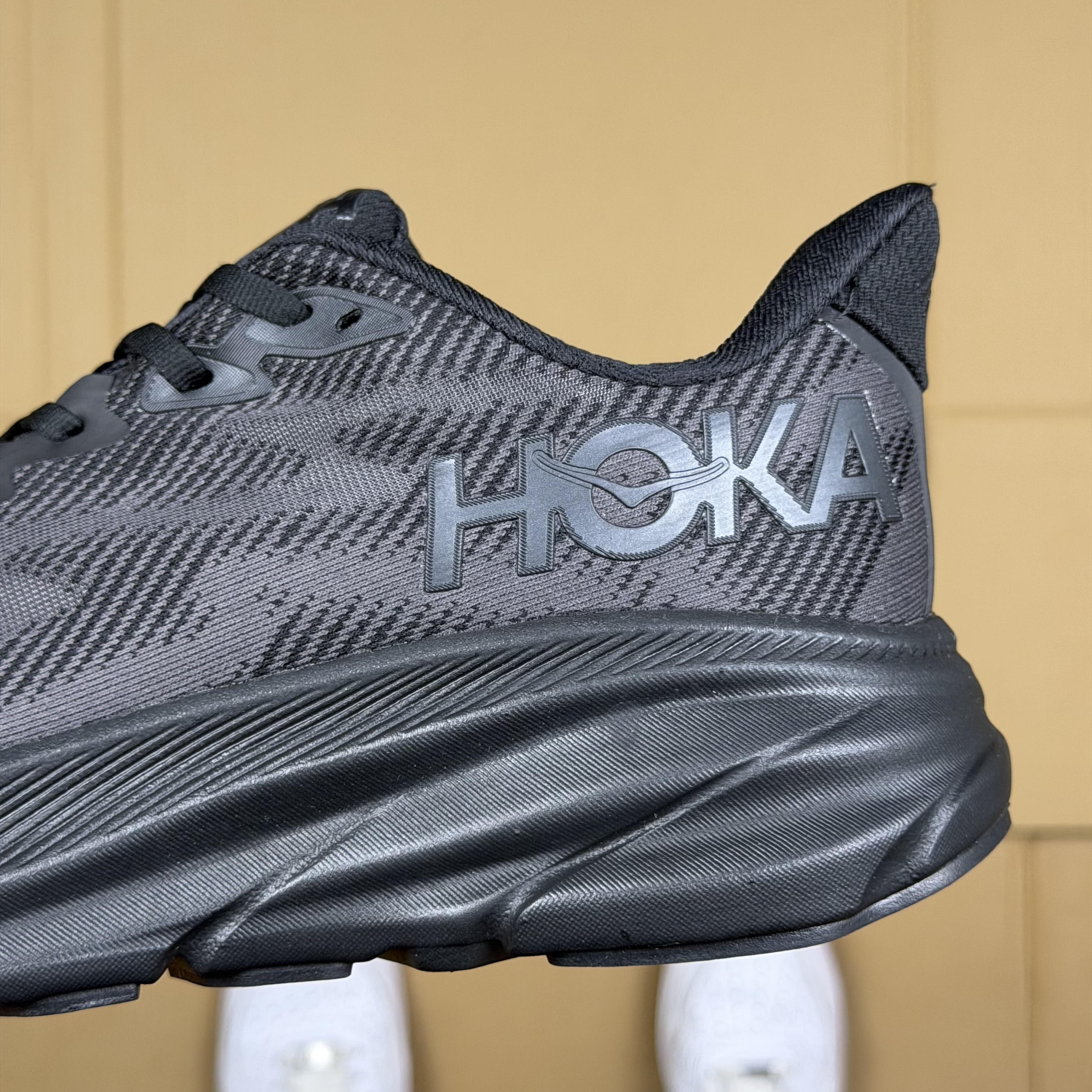 Hoka Clifton 9