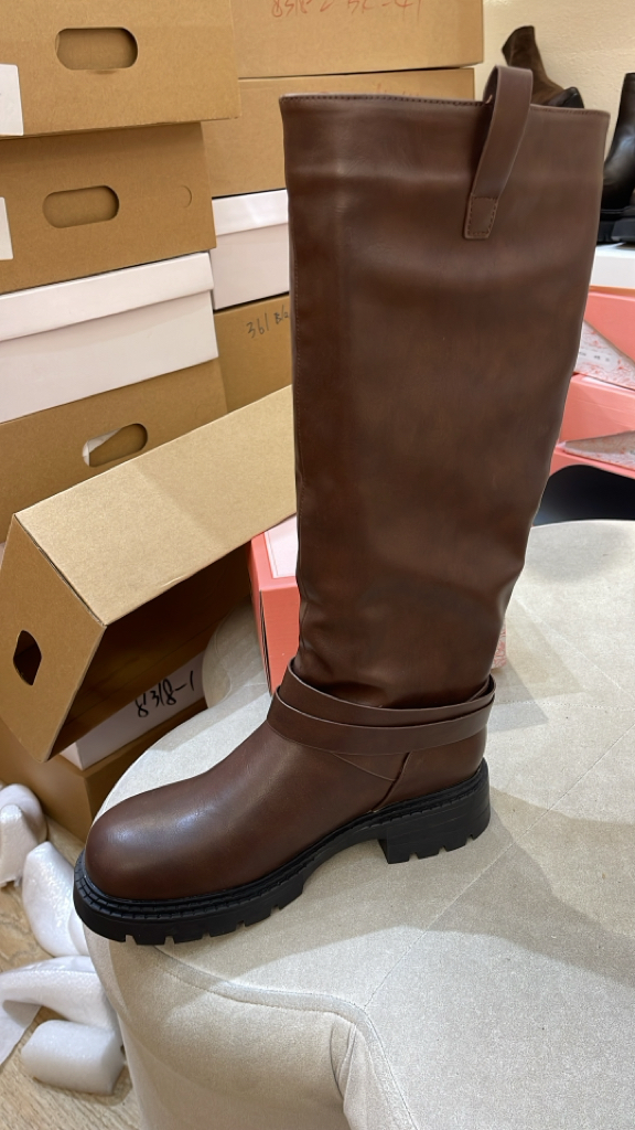 啡色直筒長靴