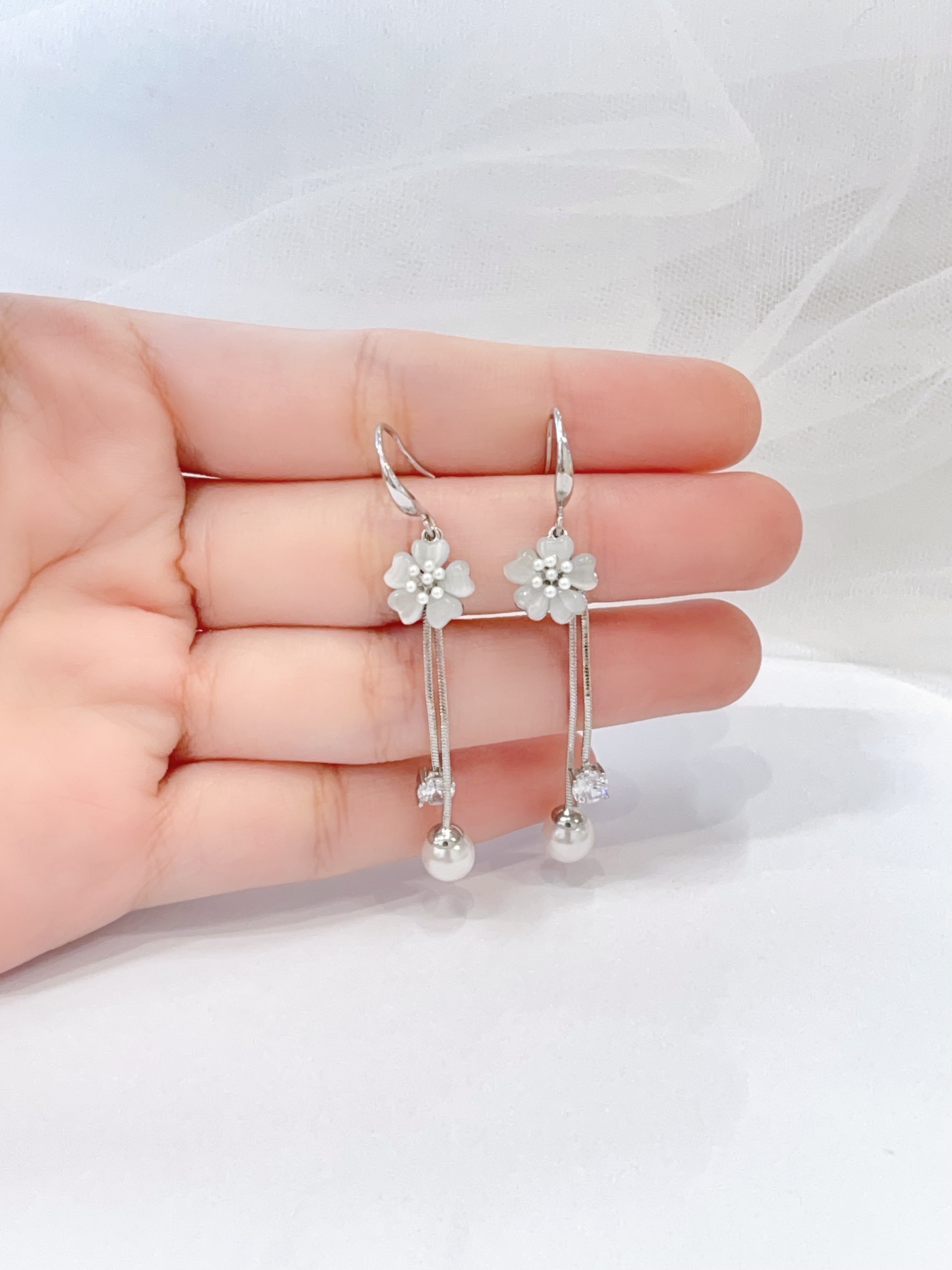 猫眼石小花瓣流苏耳环