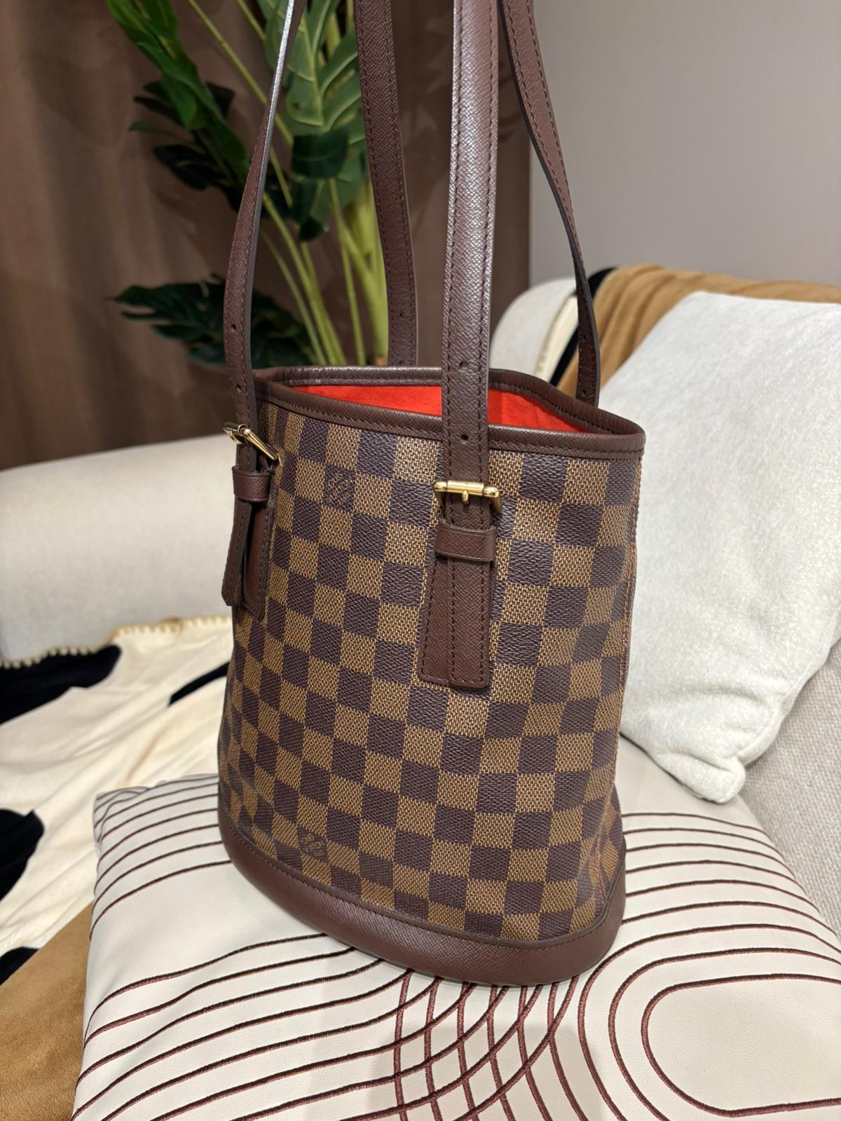 Lv petite bucket bag 100%Authentic,95%new✅dust bag
