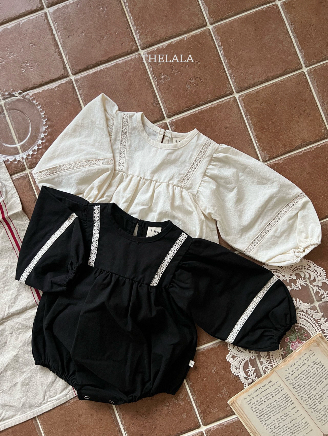 🌸預訂 韓國直送🌸🇰🇷THELALA兩色蕾絲花邊長袖包屁衣