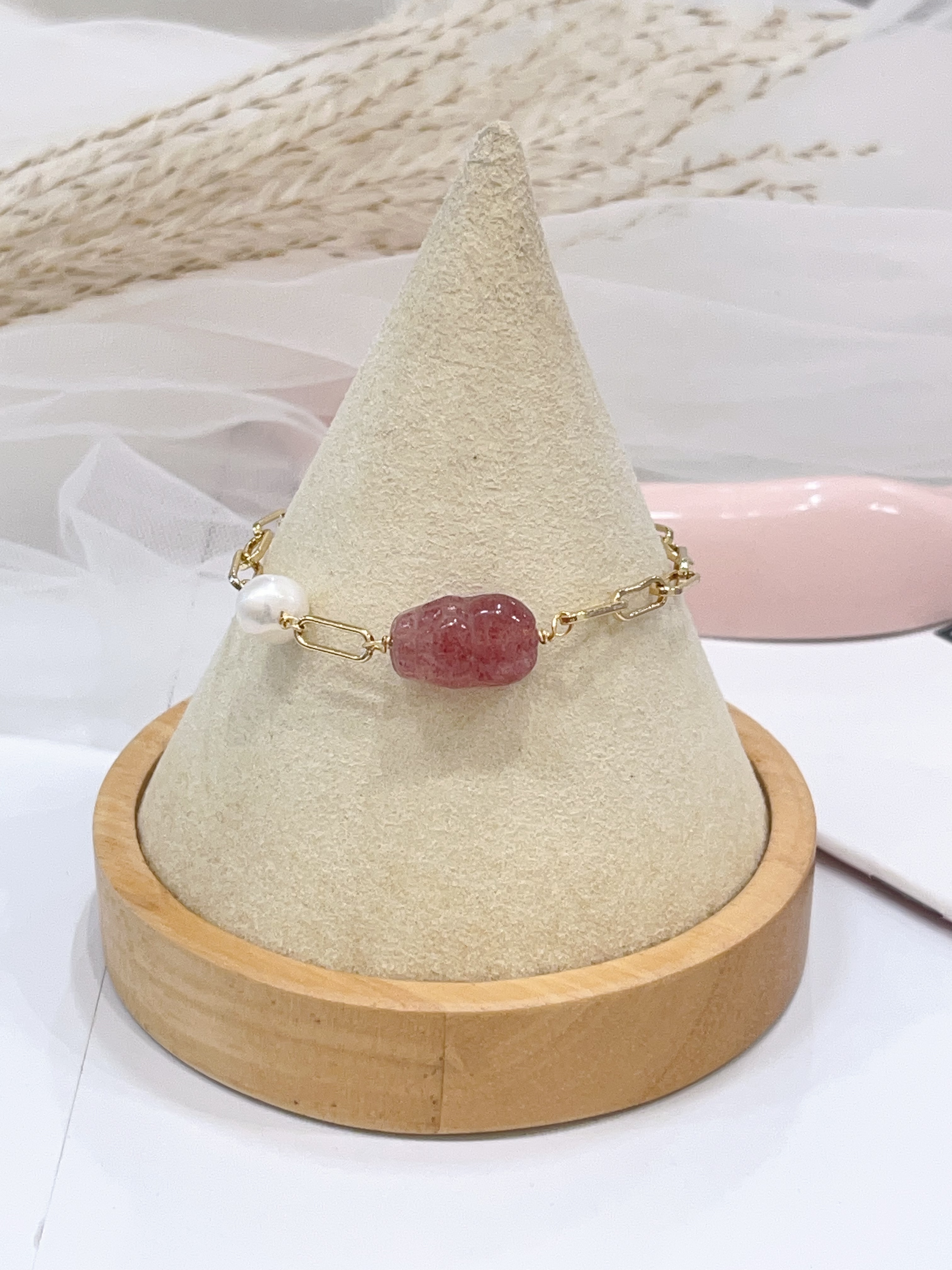 🍓 草莓晶貔貅 × 淡水珍珠手串 Strawberry Quartz Pixiu & Freshwater Pearl | 10mm 