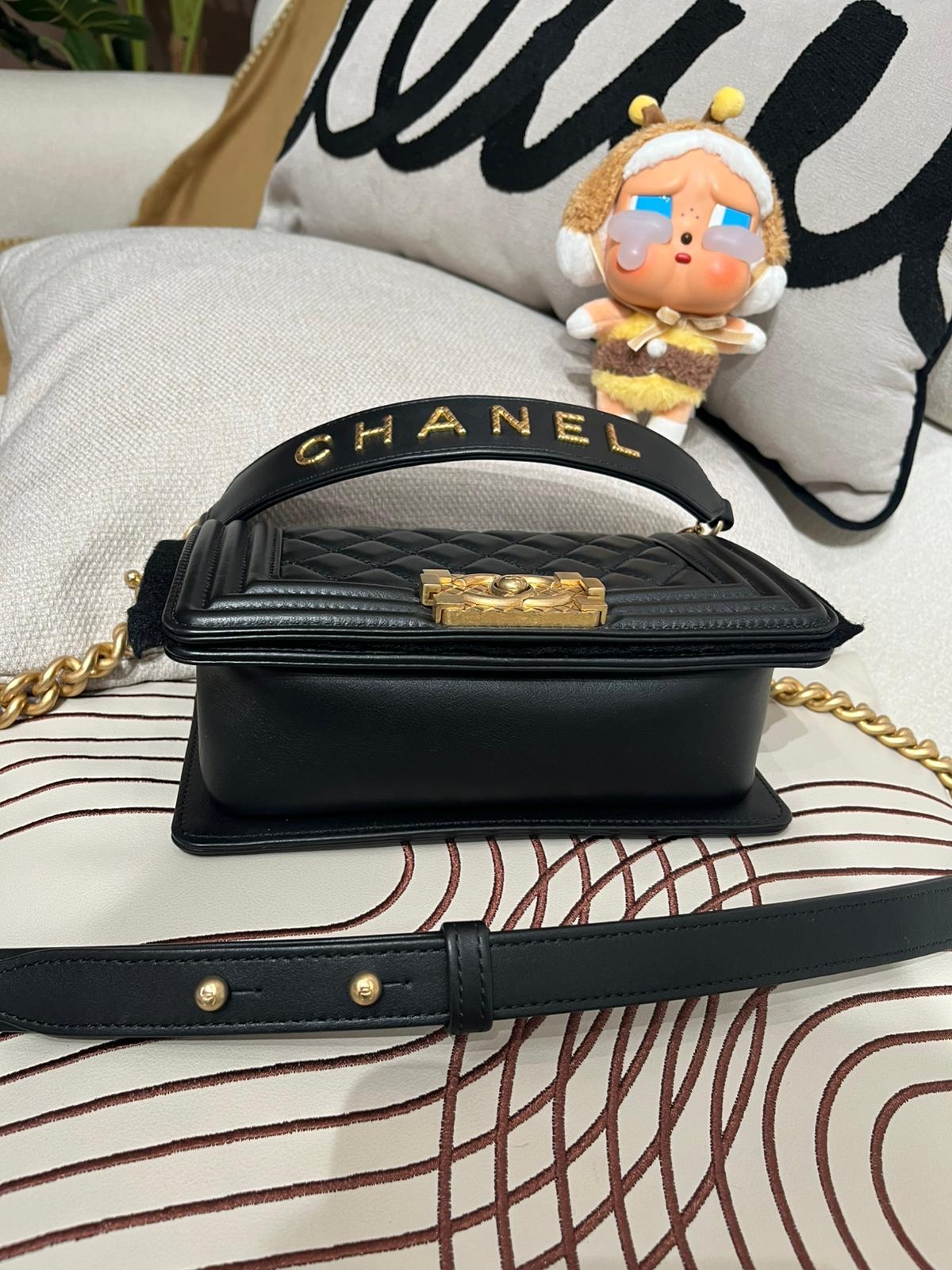 Chanel Boy 20cm 特別版 classic 2Way Bag AS2117 100%Authentic,95%new ✅專門店收據✅30貼✅塵袋✅box