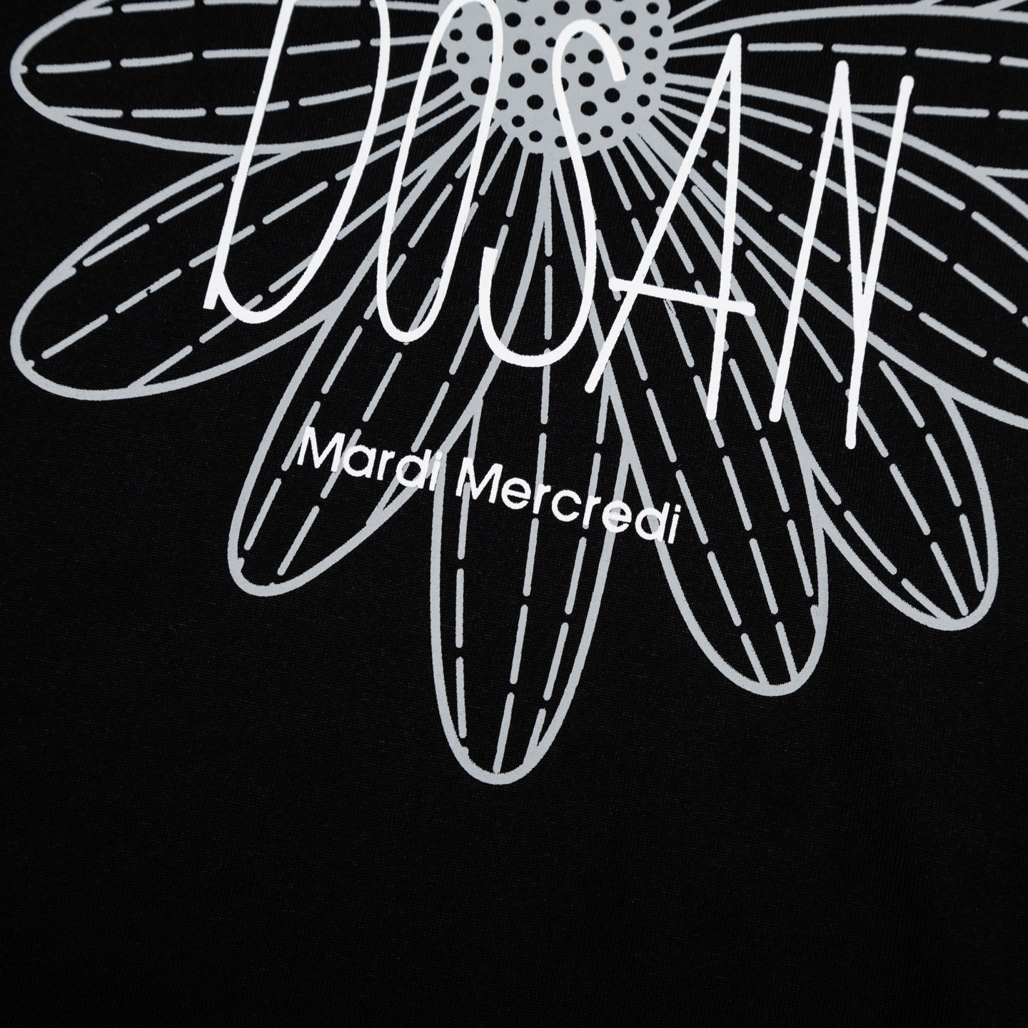 Mardi Mercredi FlowerMardi Dosan Exclusive Tee