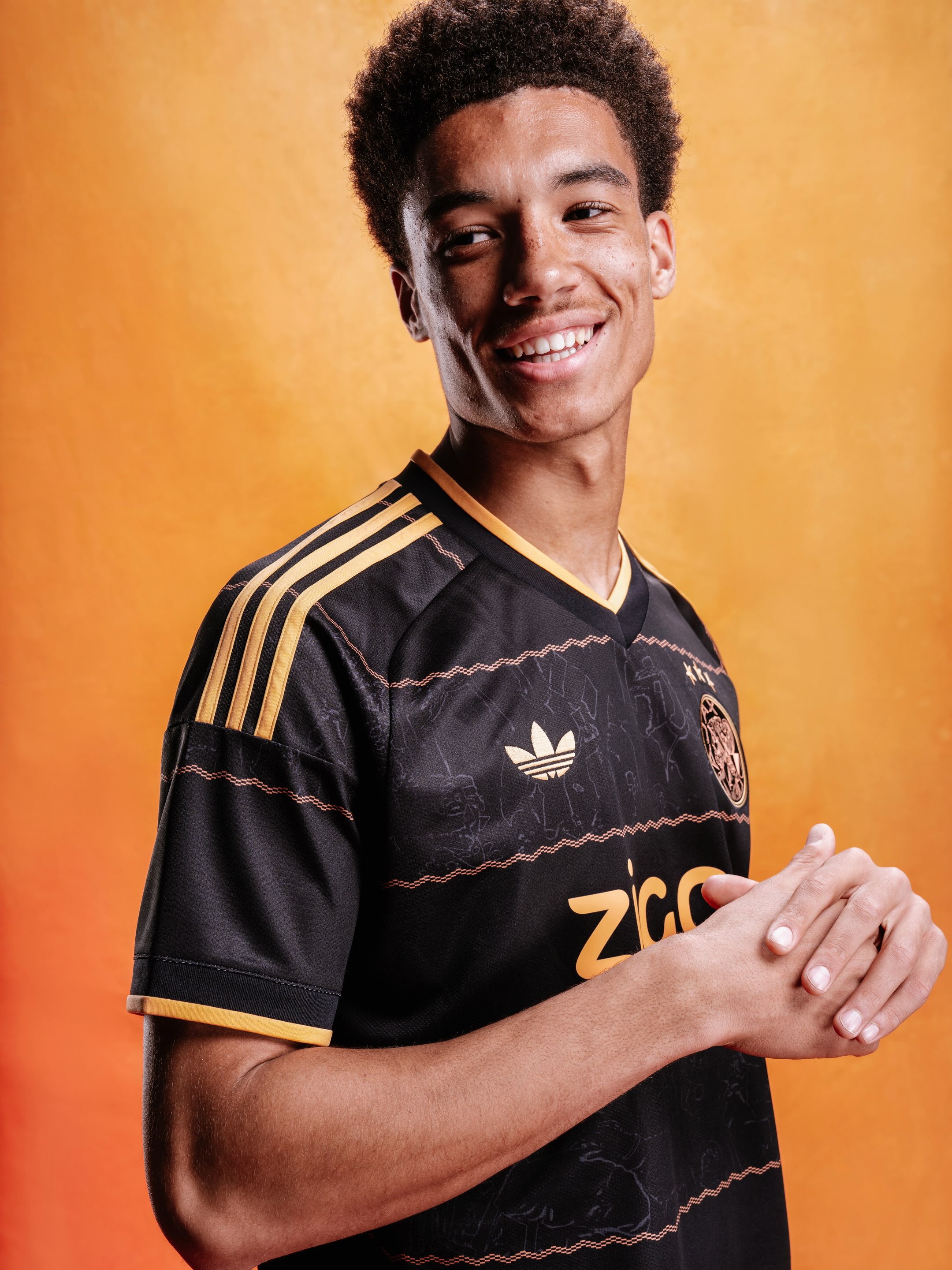 🏛️重溫傳奇主場風采 Adidas Ajax 阿積士 2026-27 作客球迷版球衣 JZ4693