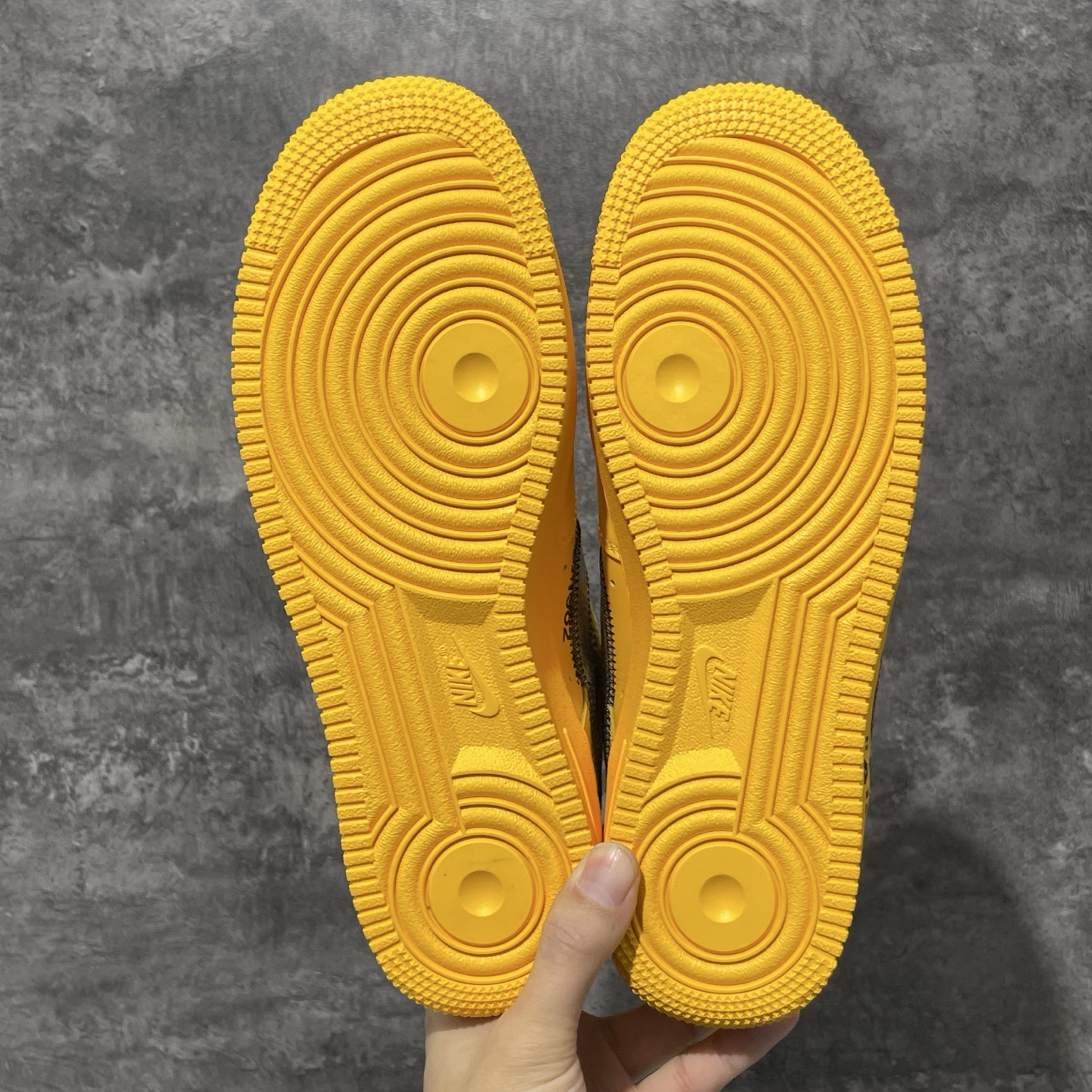 Off-White x Air Force 1 Low 'Lemonade' DD1876-700