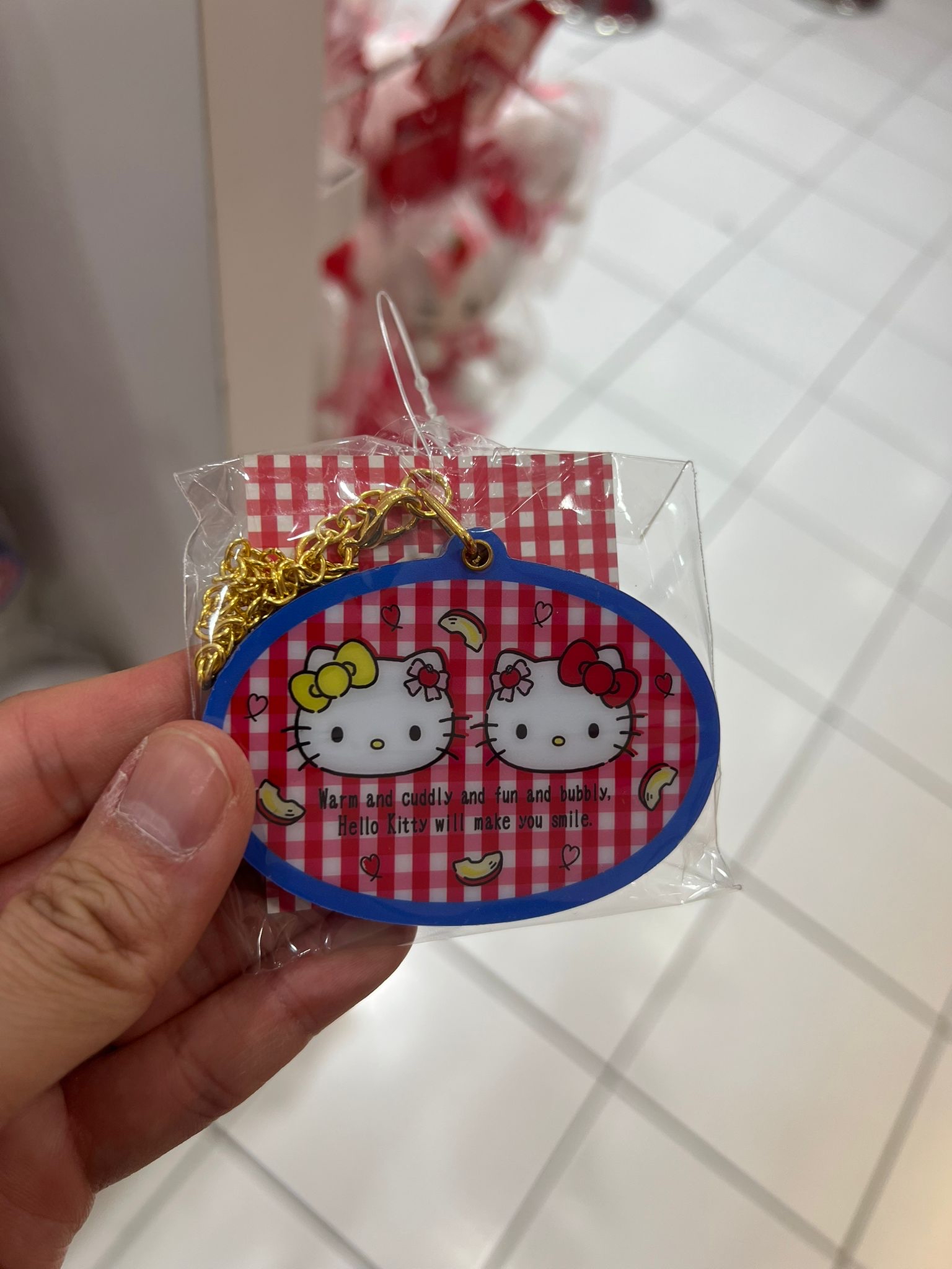 Hello Kitty Apple Cafe 鎖匙扣連鏡