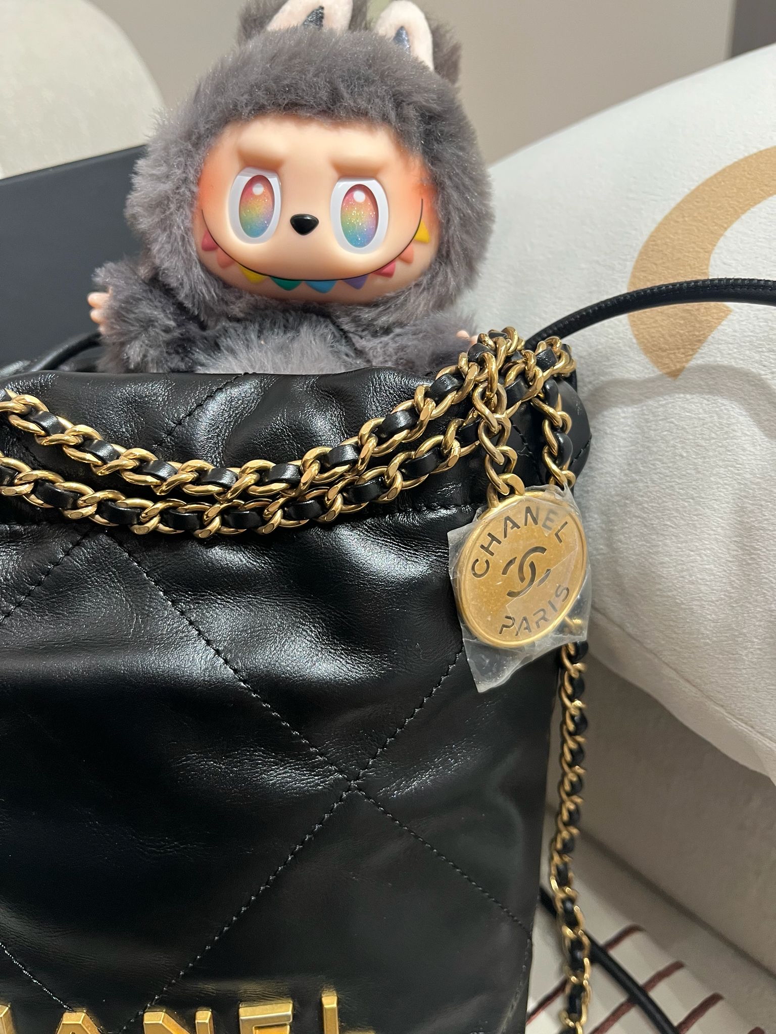 未使用品 Chanel 22 Mini 黑金 100%Authentic, Unused ✅晶片✅dust bag✅Box