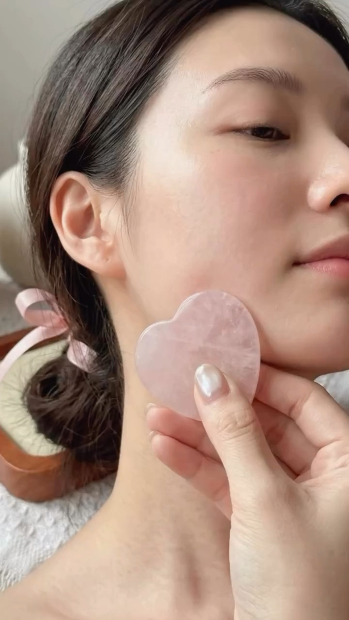 粉晶刮痧 ｜Rose quartz Guasha 