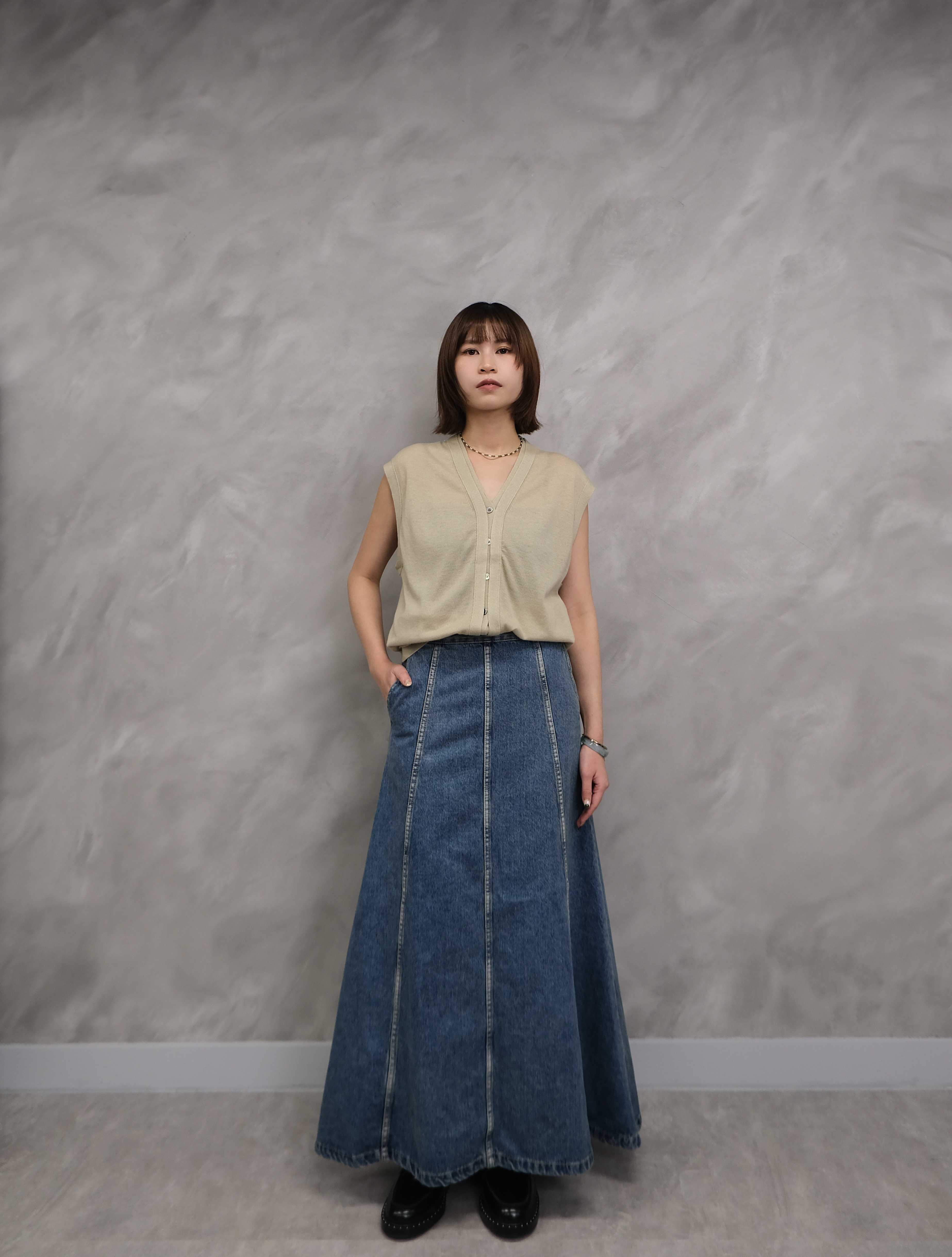 V-neck design detail knit top #top103