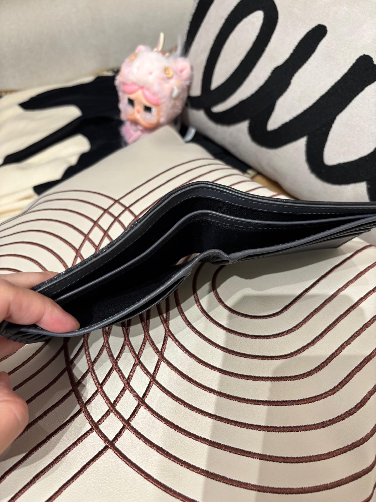 Dior Short Wallet 100%Authentic, 95%New
