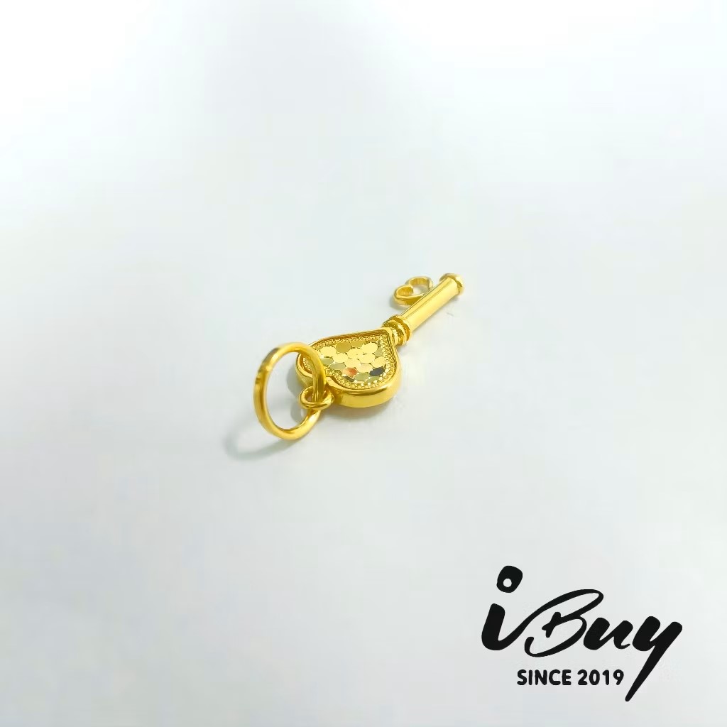 916 GOLD HONEYCOMB LOVE KEY PENDANT 916 金 爱心峰窝钥匙吊坠