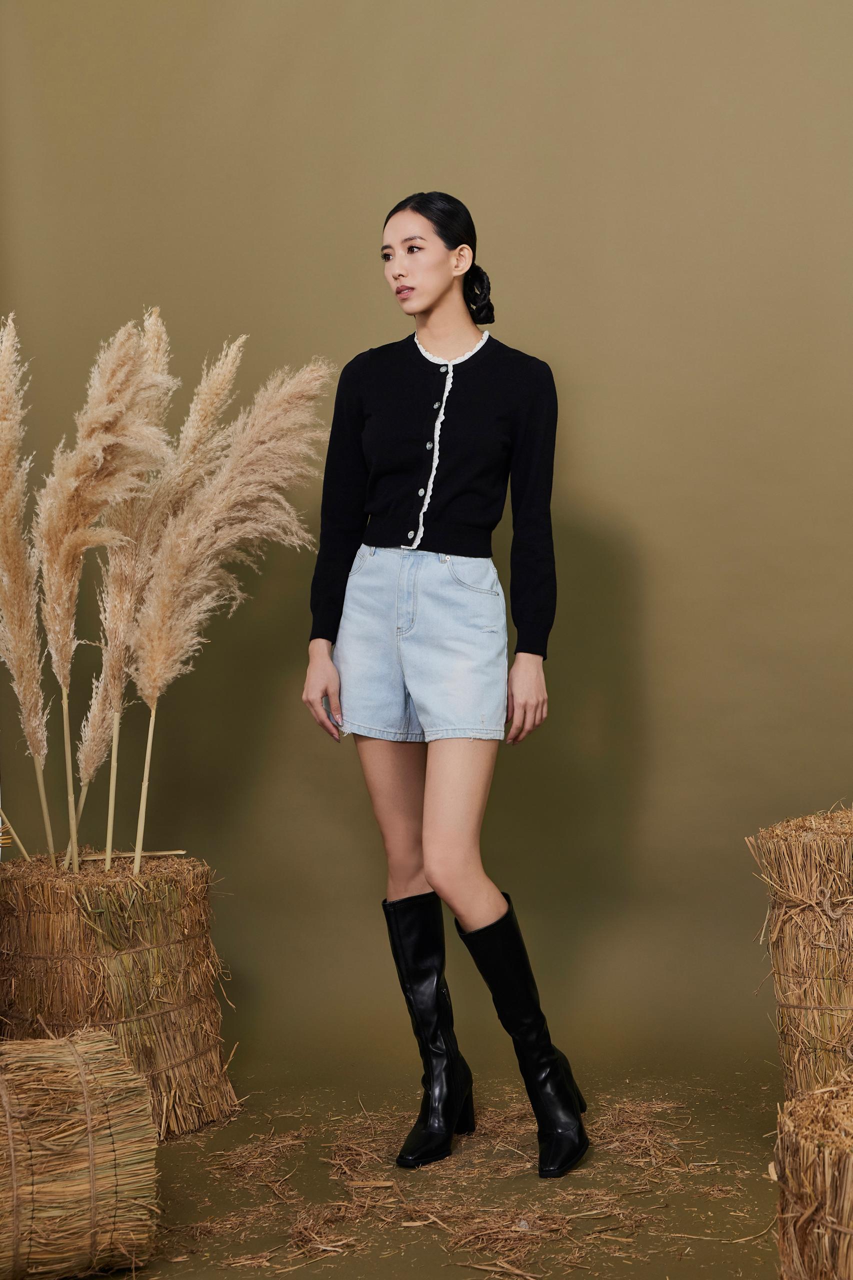 CB2787 SOFT KNIT LONG SLLV LACE TRIM TOP