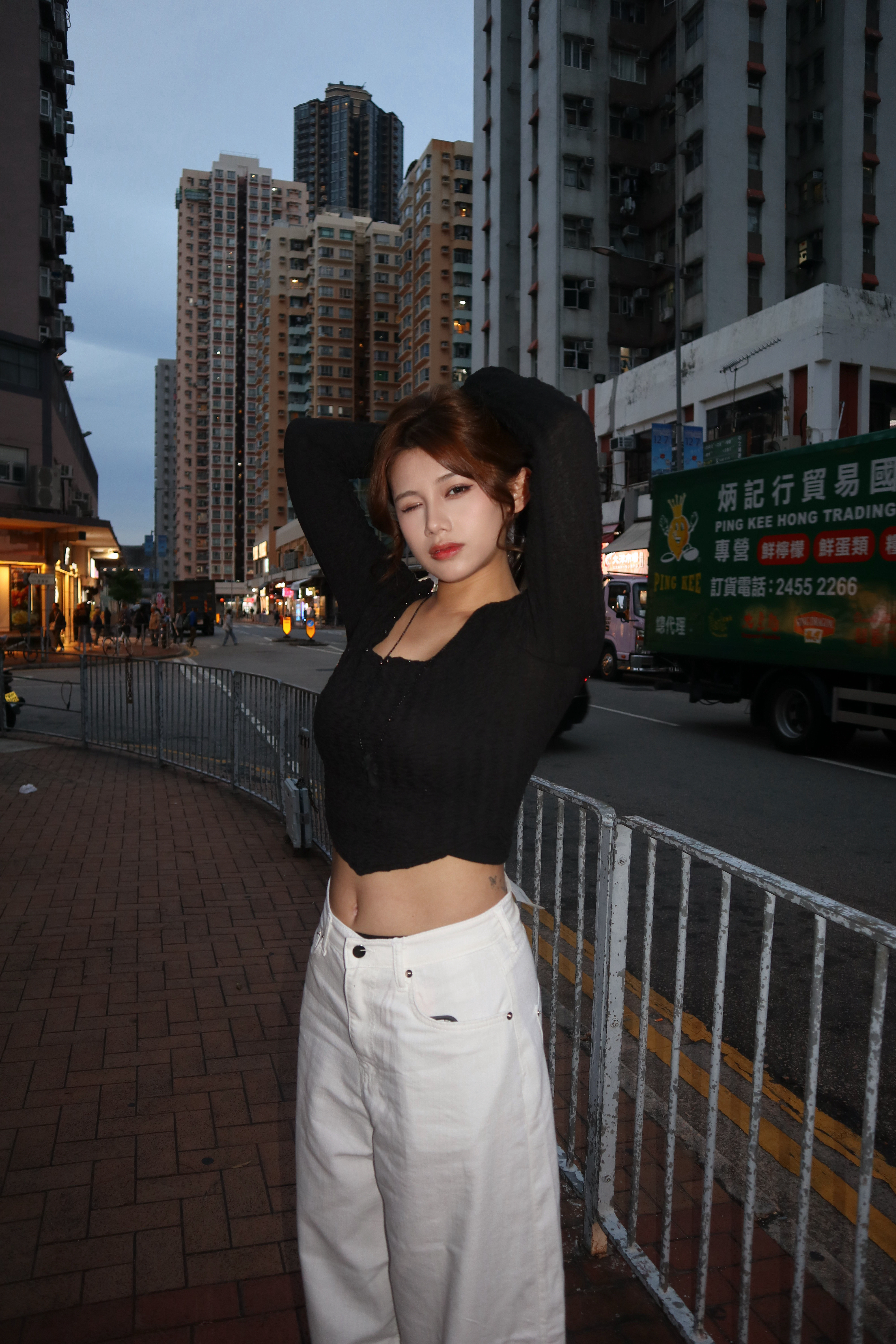 韓國窩釘斜膊透透Top 送十字架頸鏈