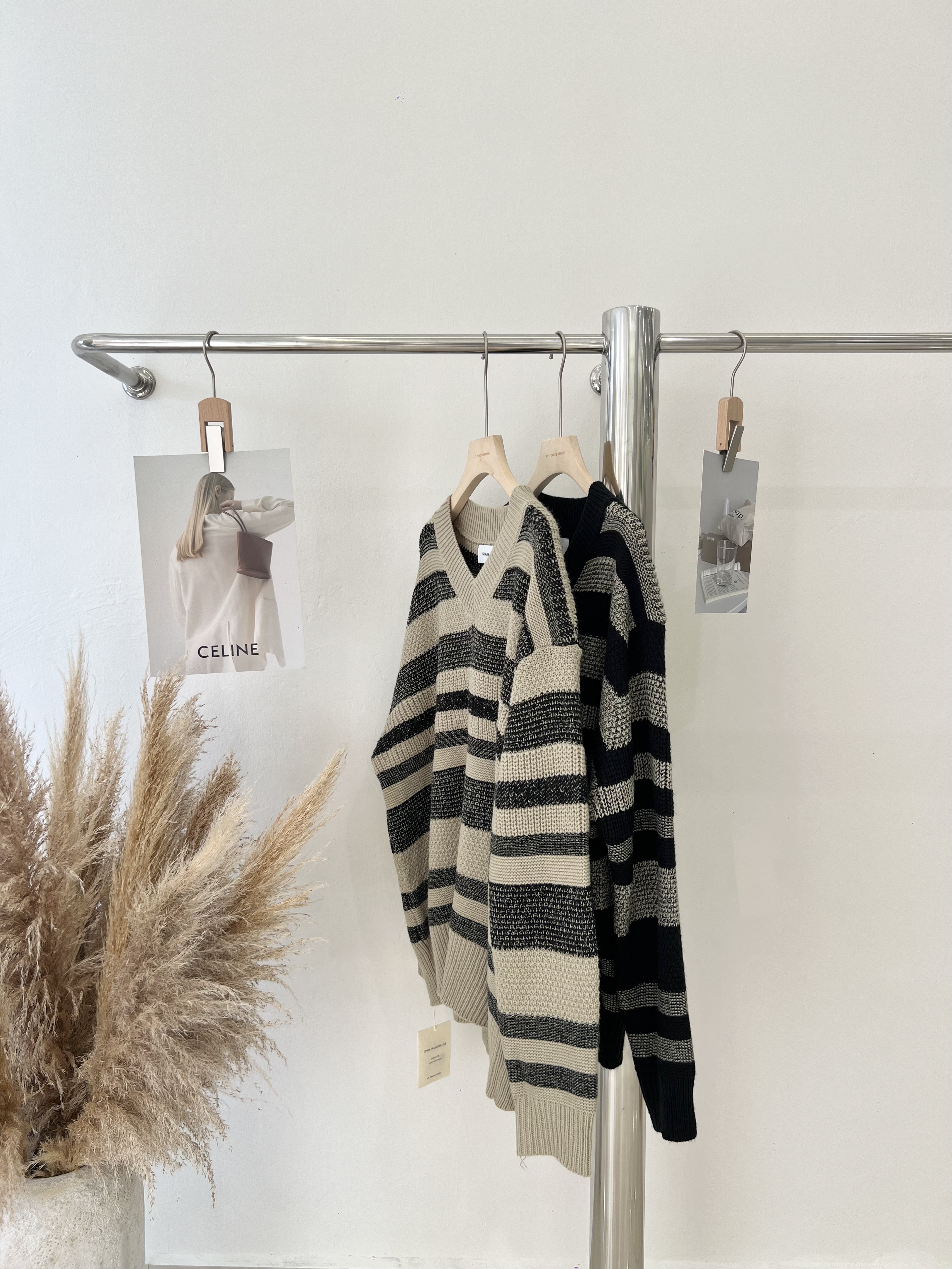 7027 复古撞色条纹V领针织长袖