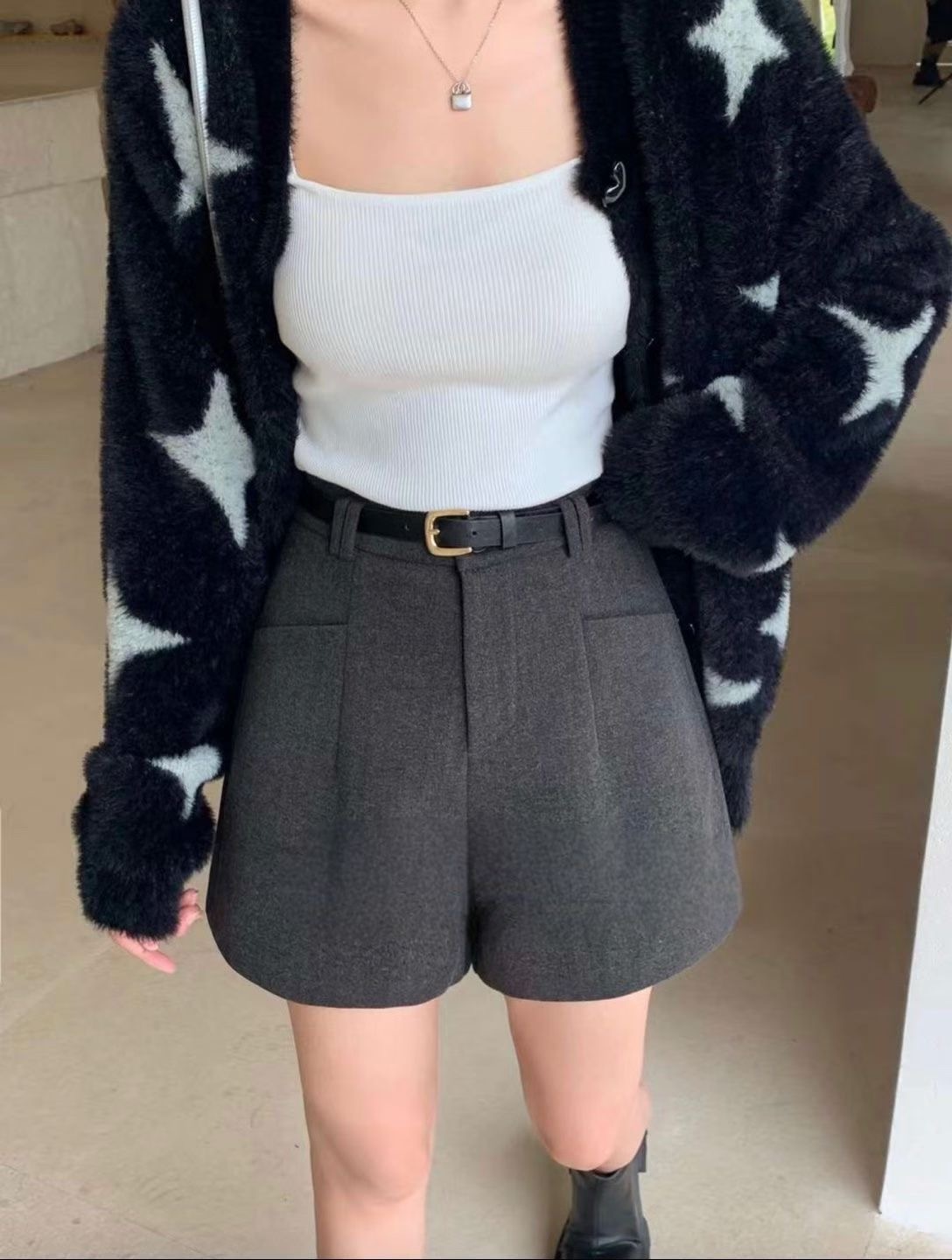 初春百搭- 人字紋顯瘦短褲💞