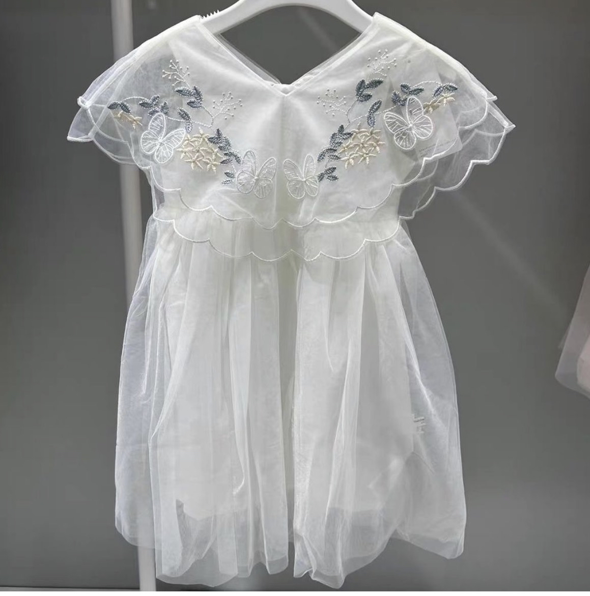 ▫️返貨中▫️刺繡仙氣連身裙Size：100