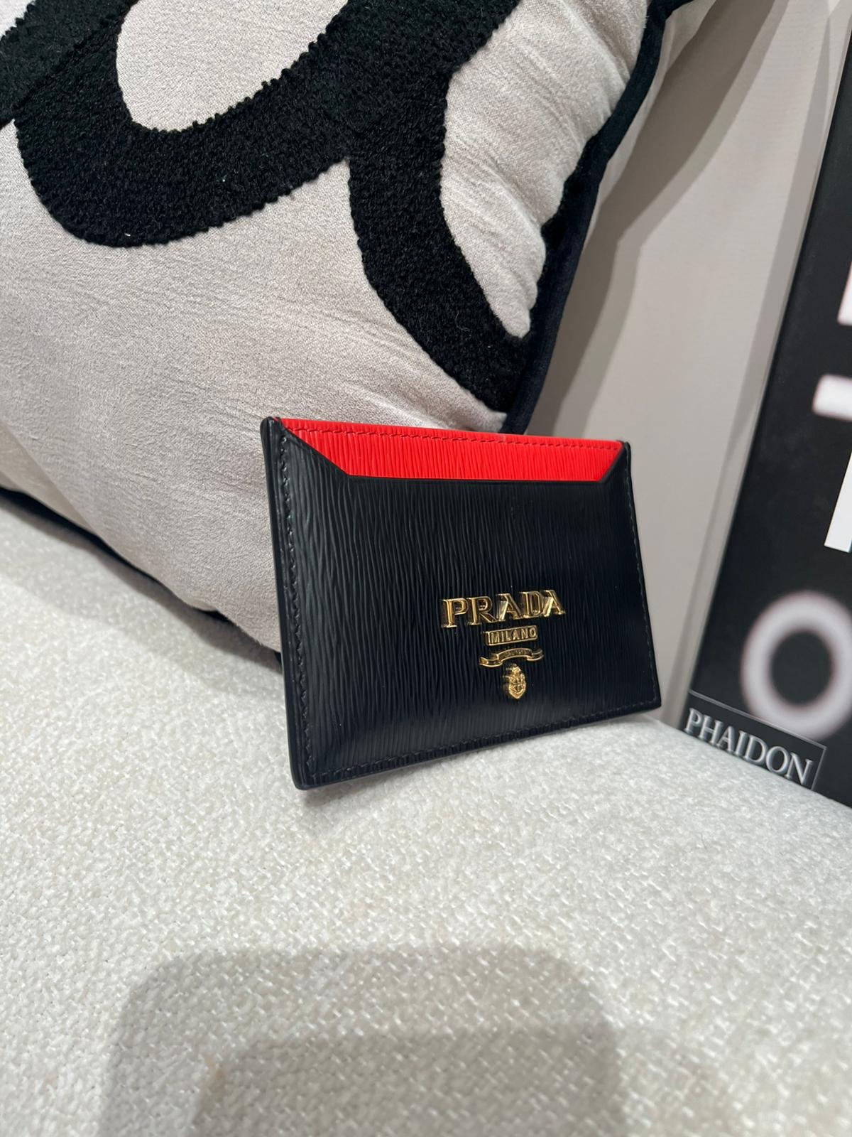 Prada Card Holder 十字紋牛皮100%Authentic, 99%New