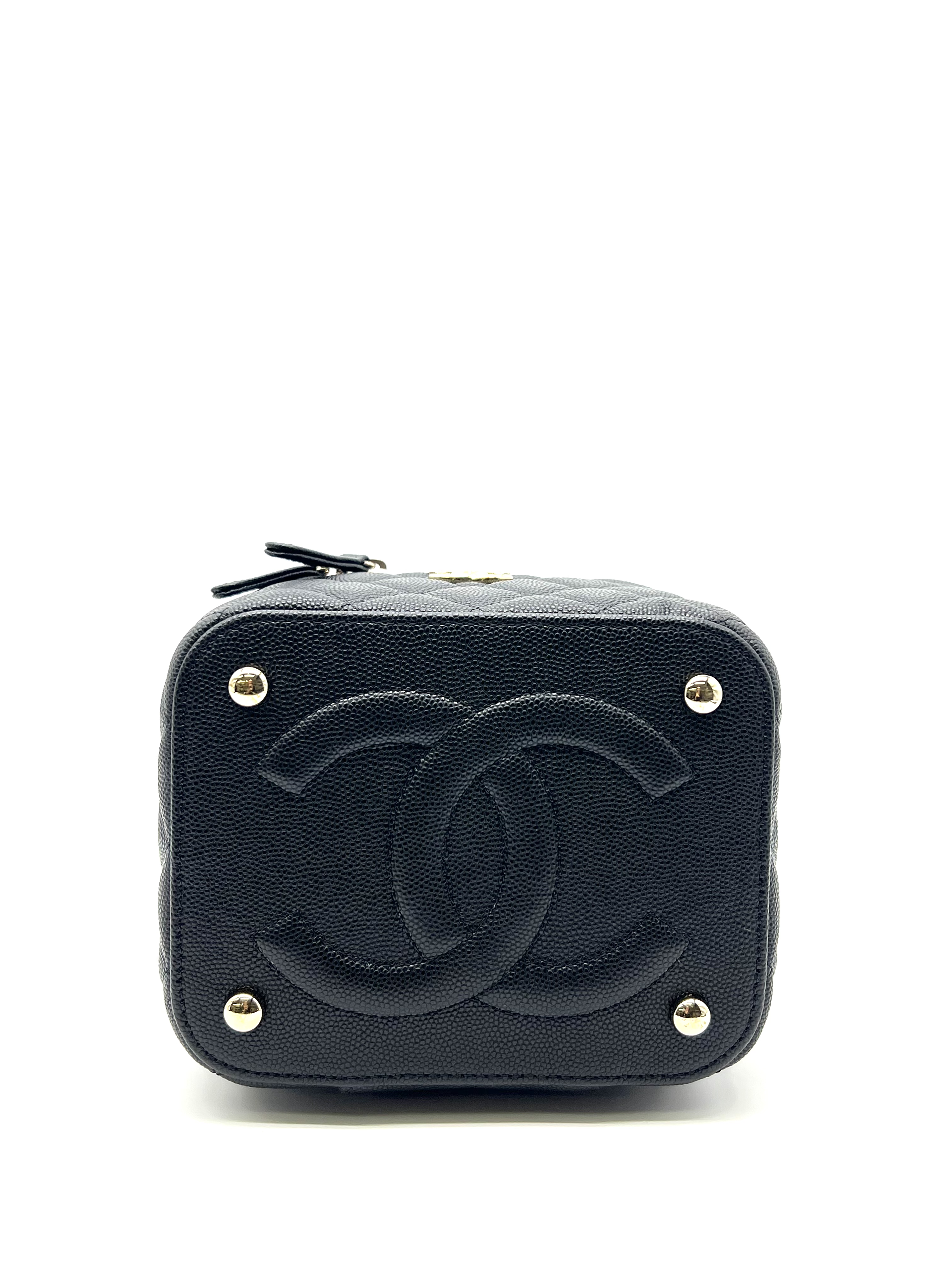 Pre-Owned CHANEL Caviar Quilted Mini Vanity Case with Chain / Product Code: 26051108