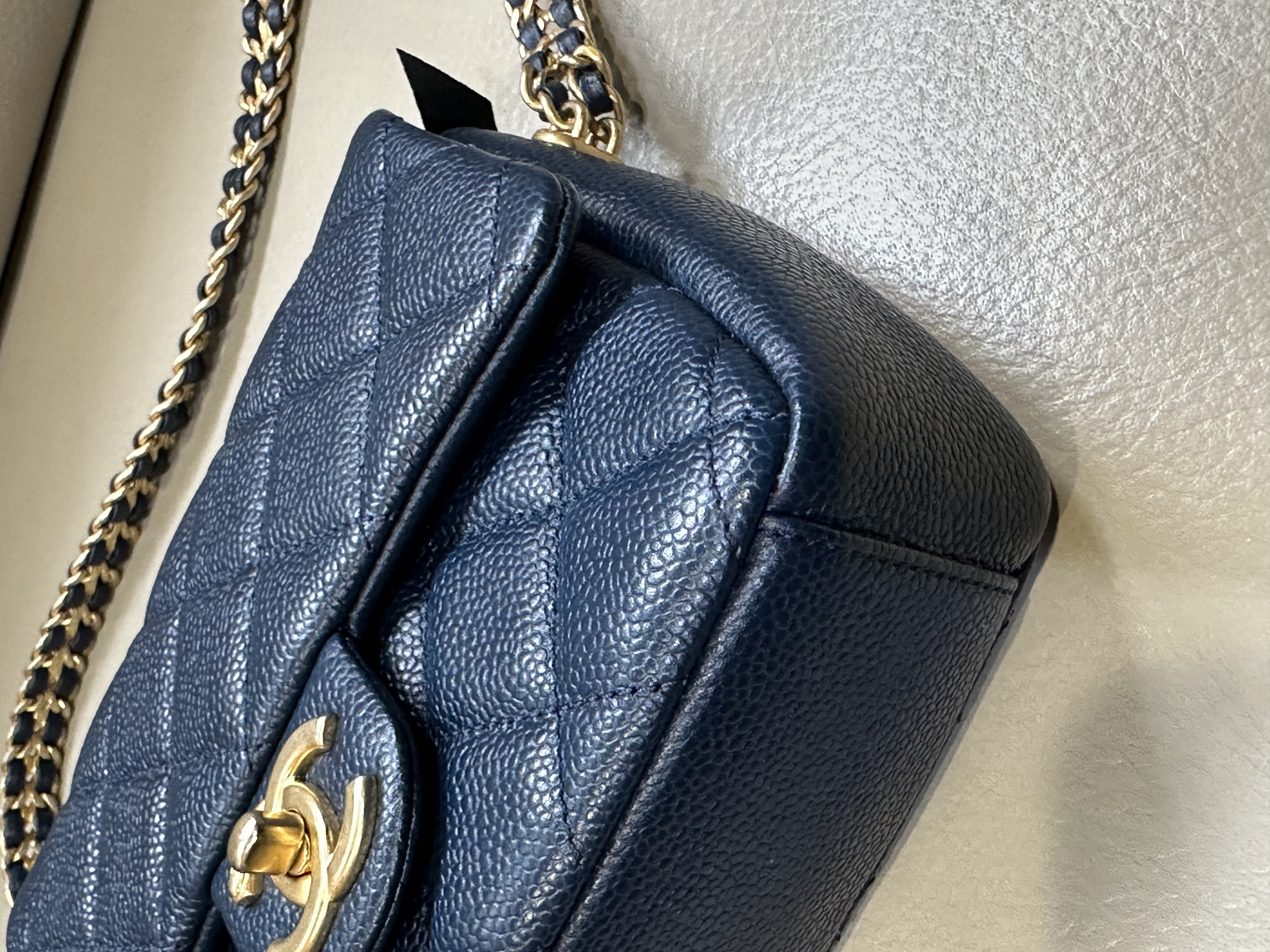 Pre-Owned Chanel Matelassé Chain Soul Flap Bag / Product Code: 26040520