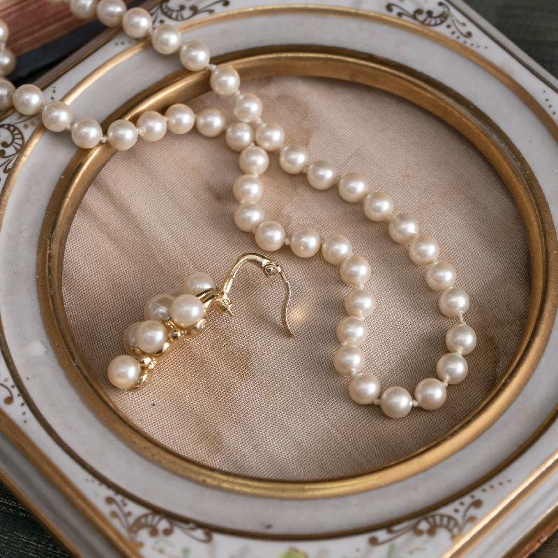 Vintage C.a. 1980s American Marvella Faux Pearl Necklace with Scrollwork Grape Pearl Charm (MW195)