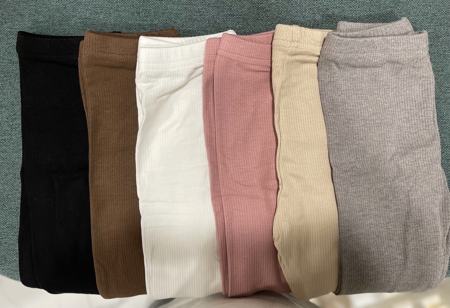 A0153 羊絨坑紋打底褲