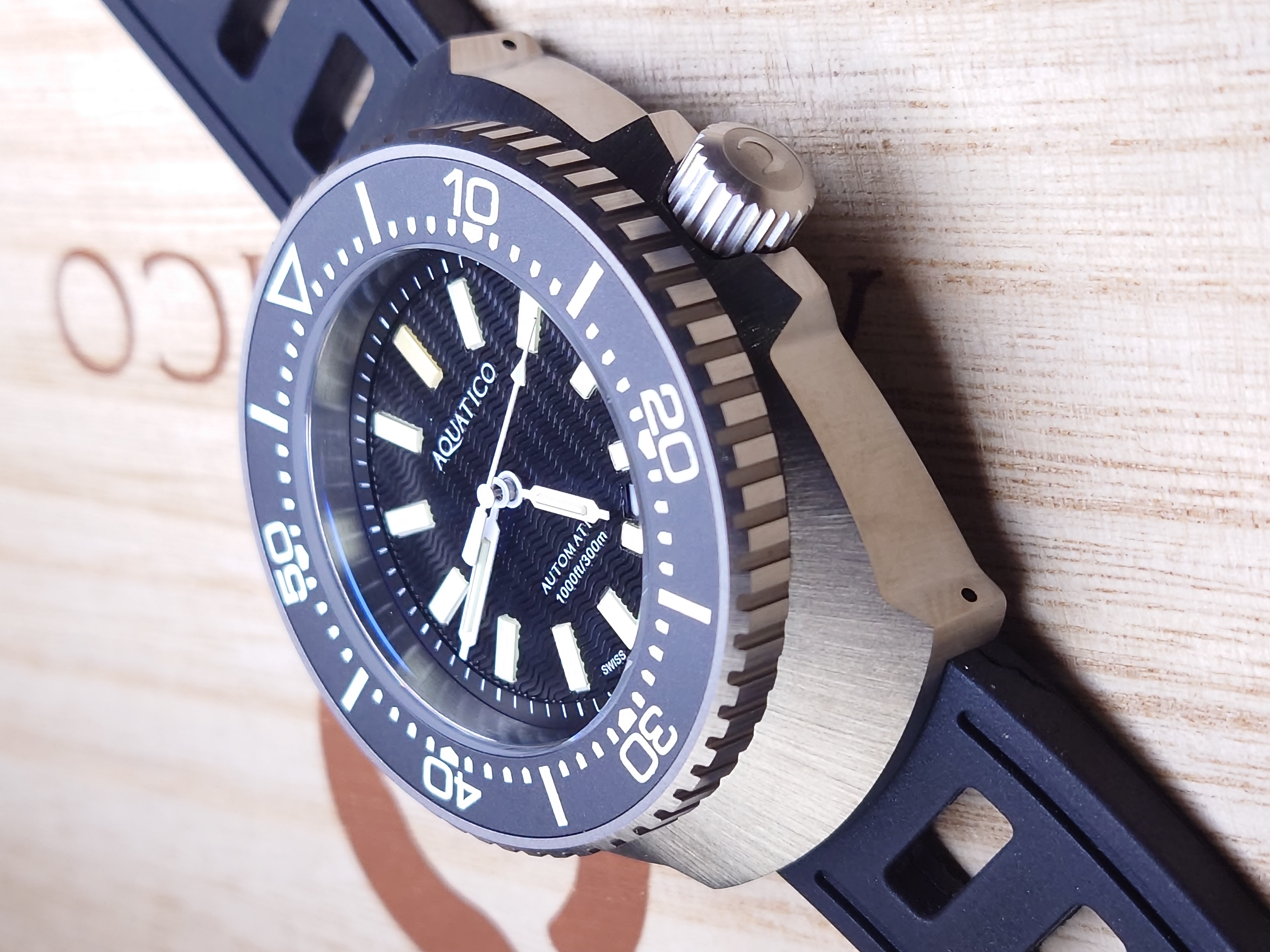 Aquatico T100 Super Marine Titanium Tritium 5 級鈦合金超級夜光機械錶