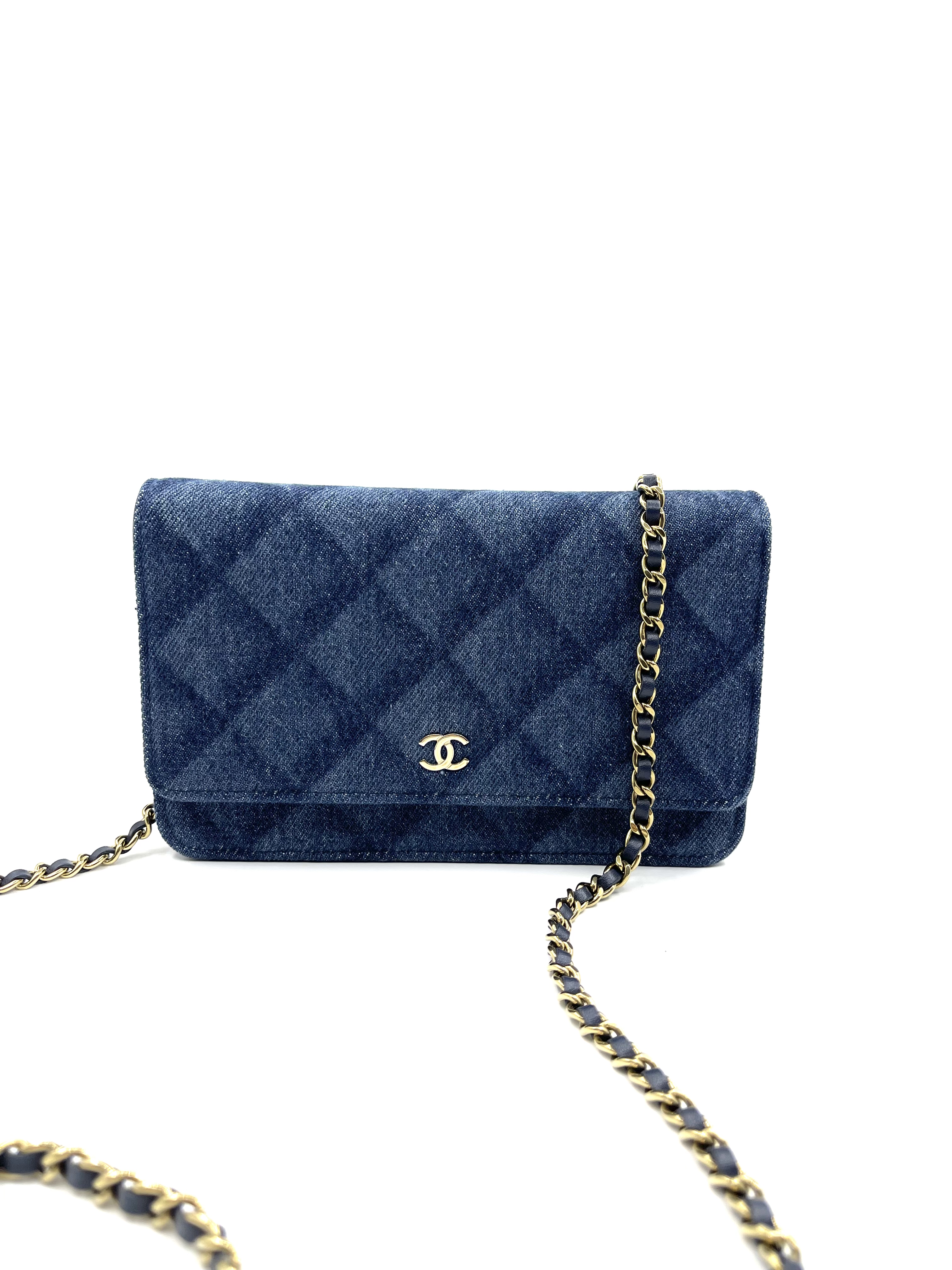 Pre-owned  Chanel Blue Quilted Denim Classic Wallet On Chain