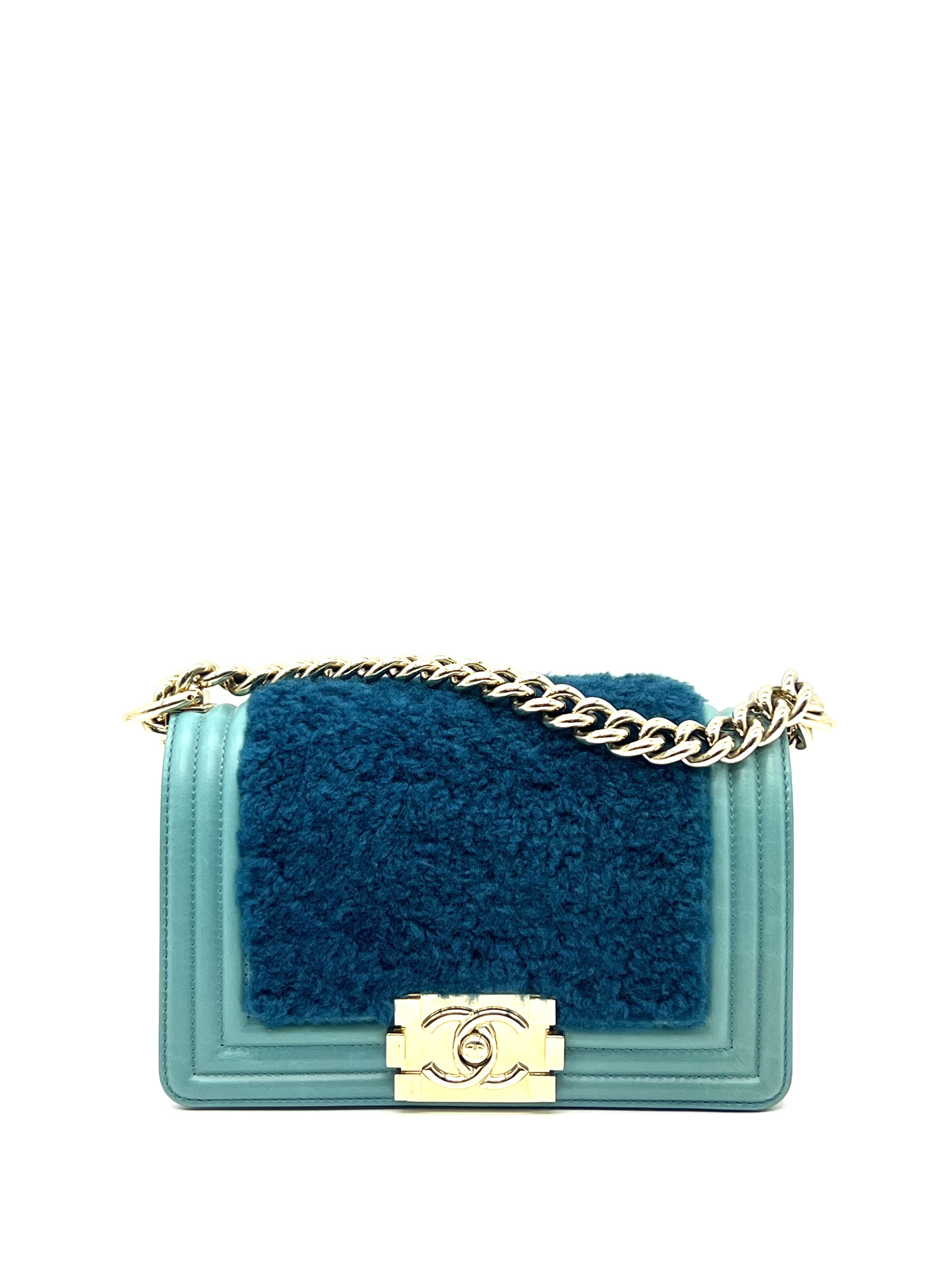 Pre-Owned CHANEL Shearling Boy Flap / Product Code: 26041514