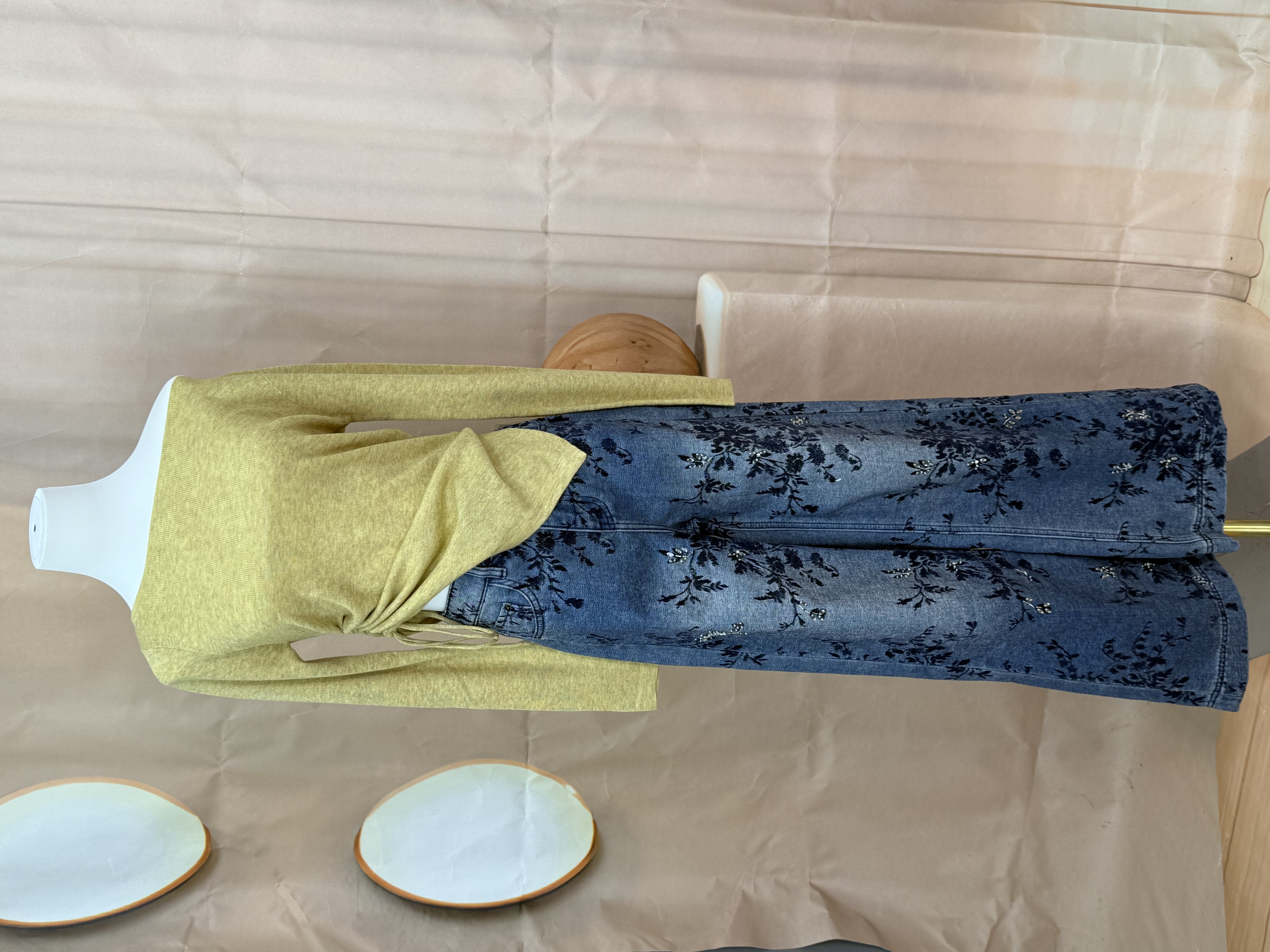 雾蓝刺绣烟管裤