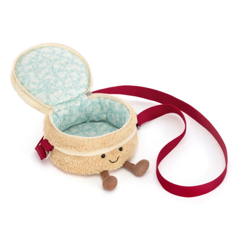 【生日禮物首選】Jellycat Amuseables Birthday Cake bag 生日蛋糕斜揹袋- 軟萌微笑士多啤梨🍓蛋糕＋蠟燭造型