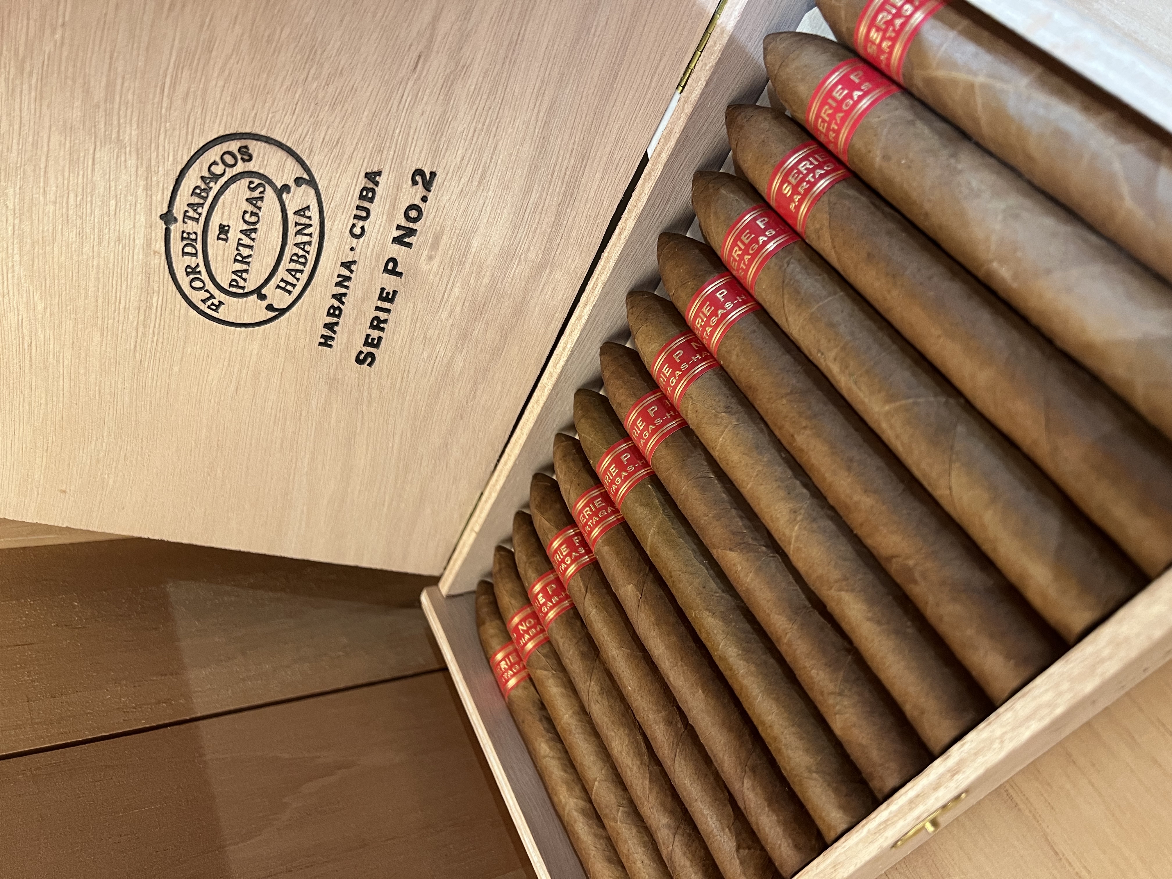 PARTAGAS SERIE帕特加斯P2 （單支）