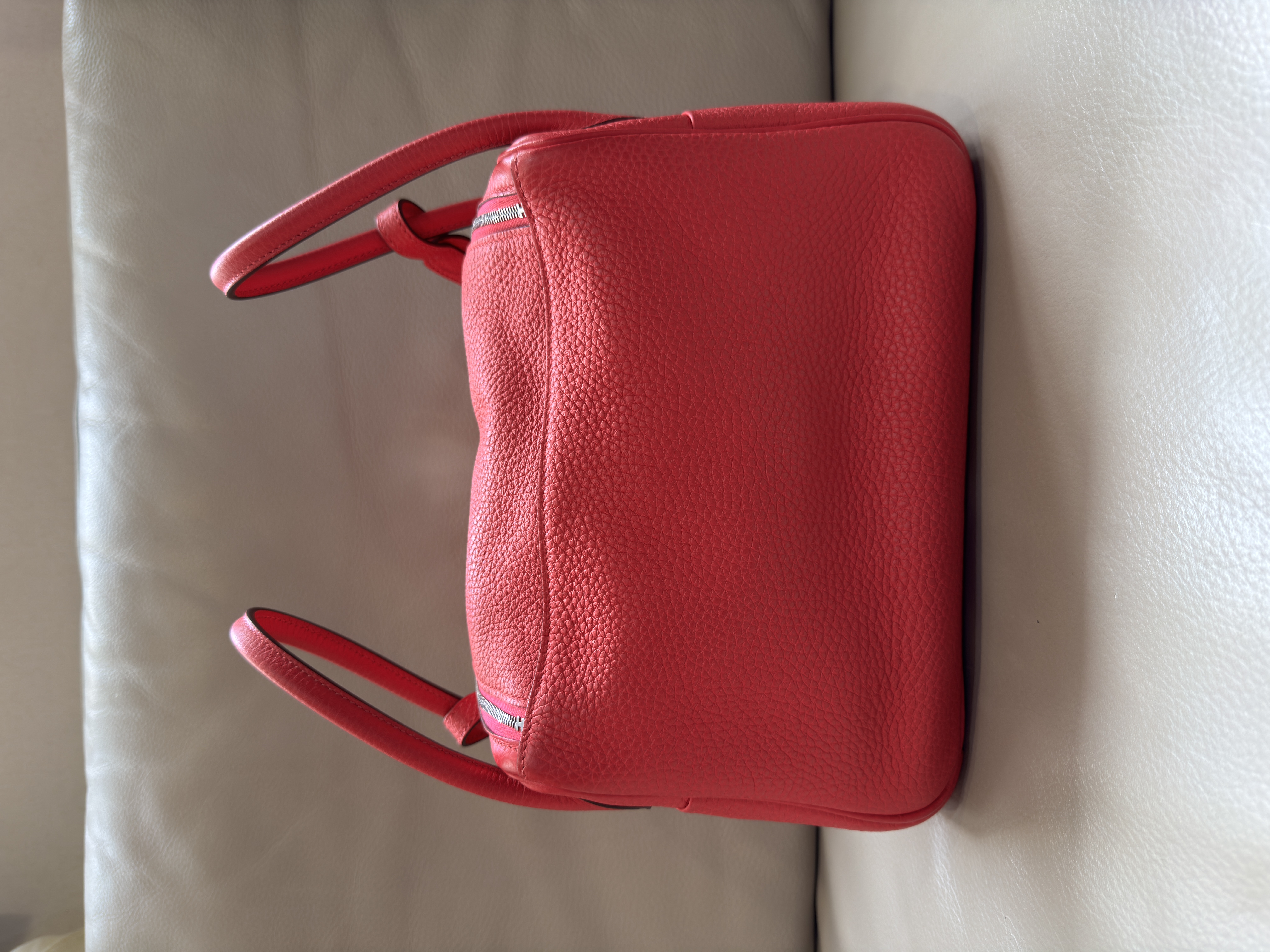 Pre-Owned HERMES Lindy 26 / Stamp Y 寶石紅 / Product Code : 26042502