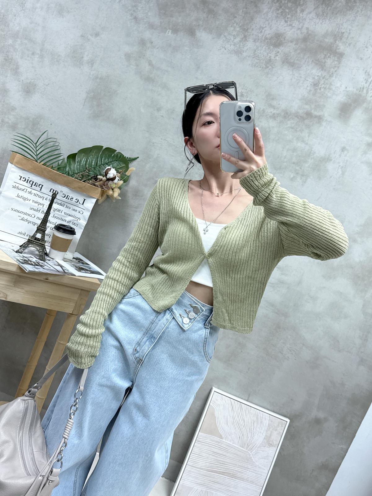 G08 暗紋短線外套