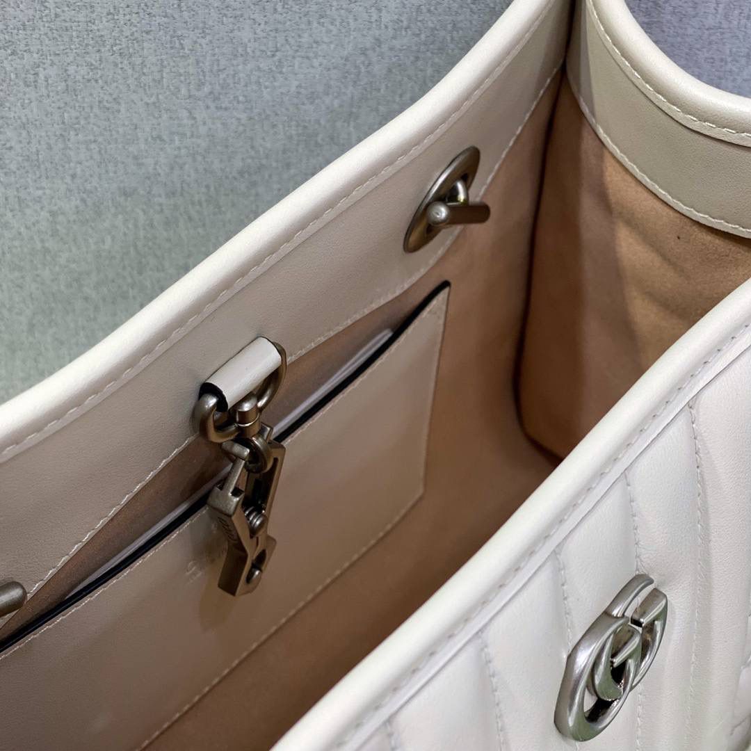 ▪大货实拍图 𝗚𝗚 𝗠𝗮𝗿𝗺𝗼𝗻𝘁几何系列 型号：681483 尺寸：26.5*19*11cm