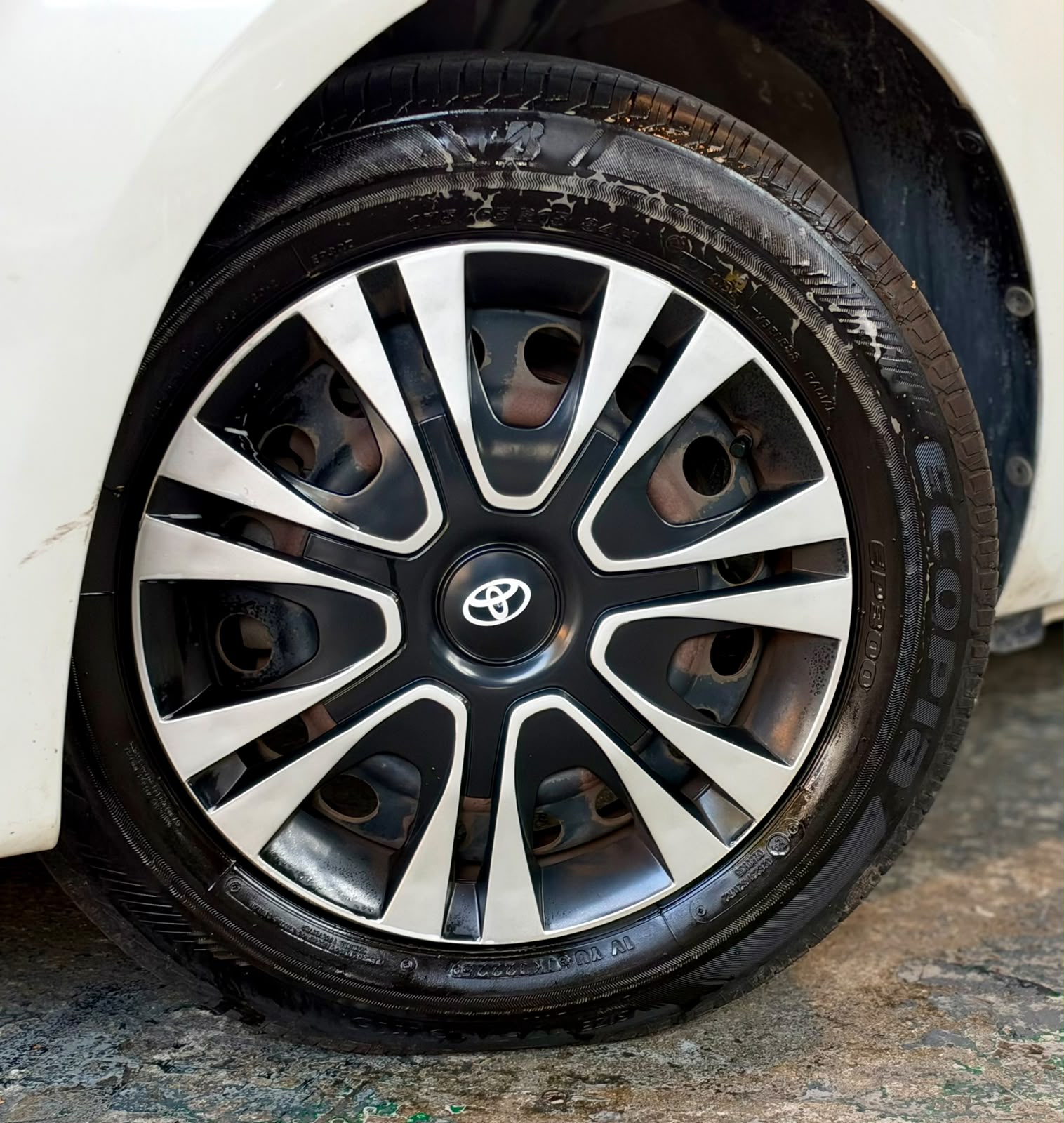 Toyota SPADE 1.5 2012